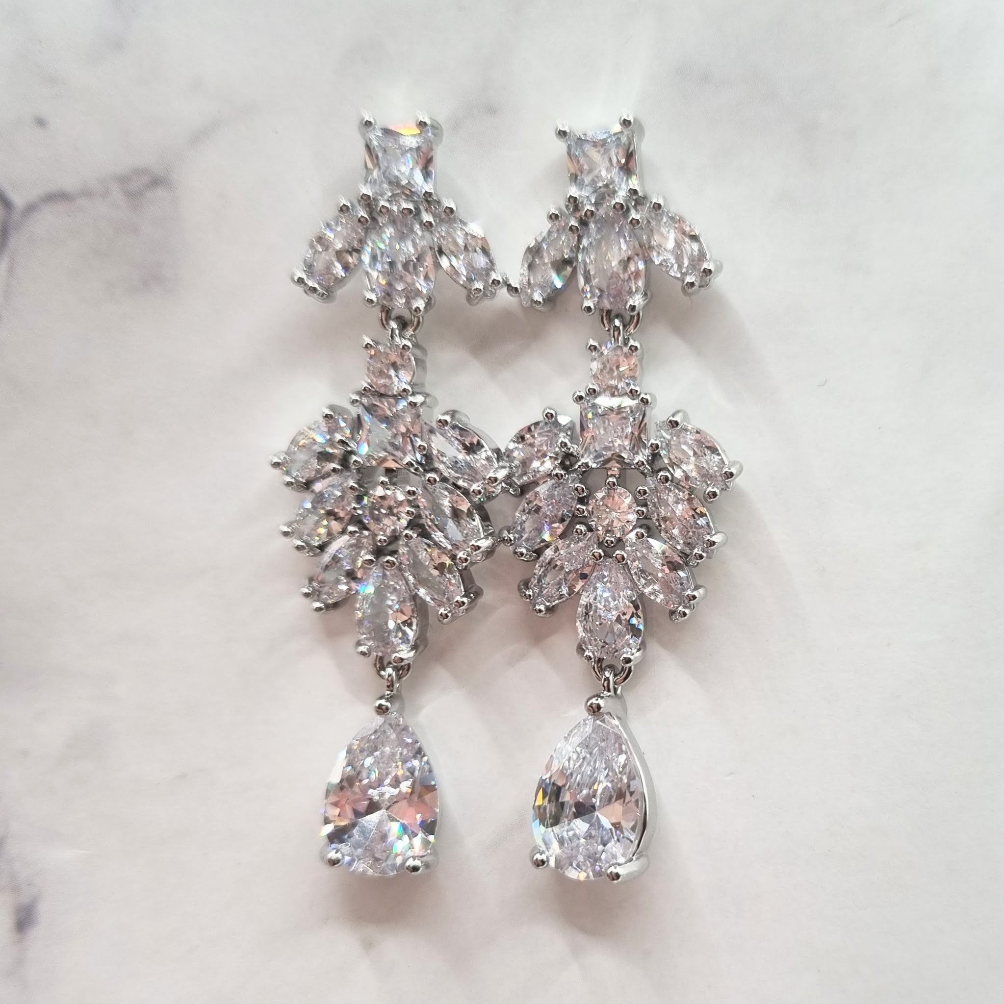 AP856 Aretes Hoja gota Cristal Largos