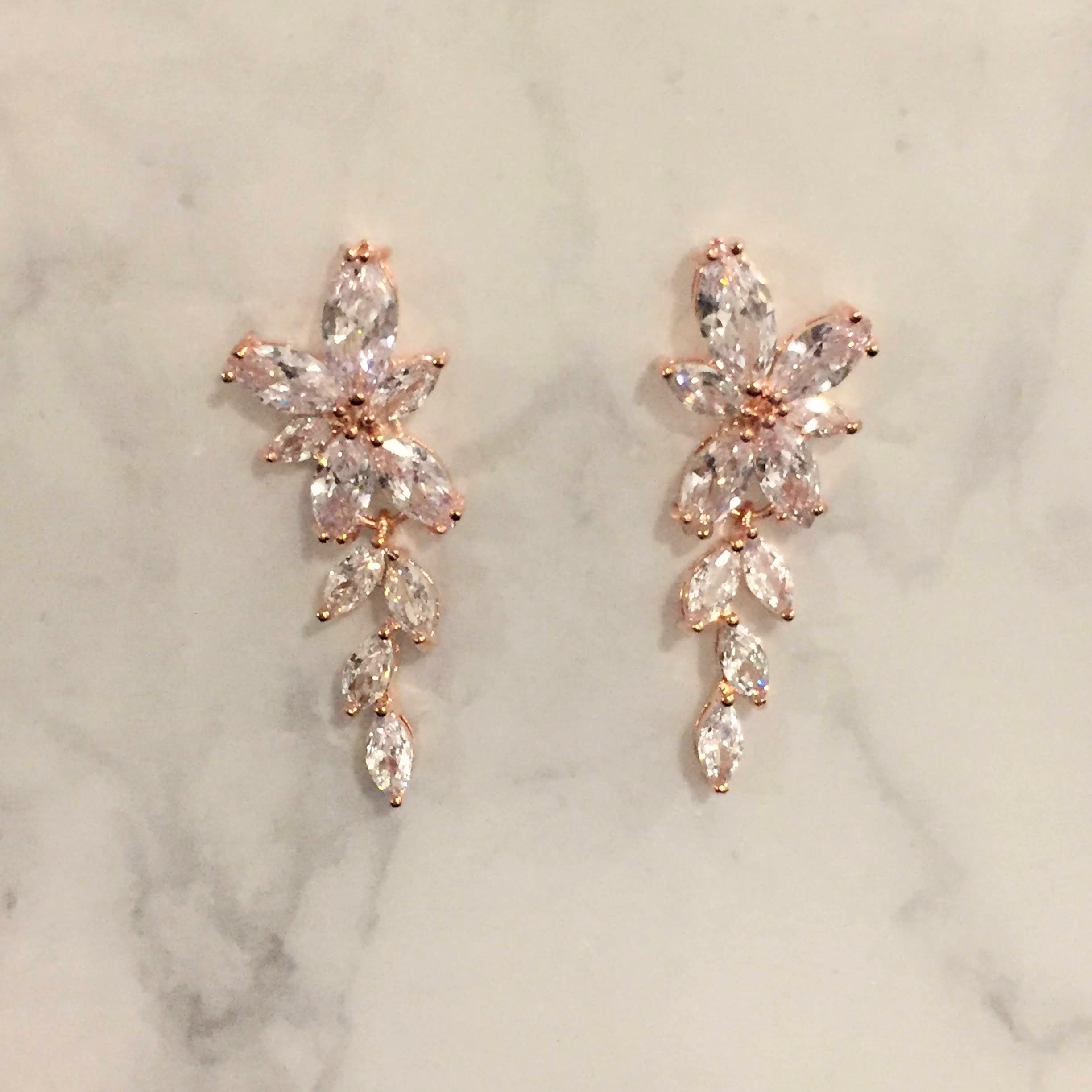 AR403 ARETES ROSA MARQ MARIPOSA