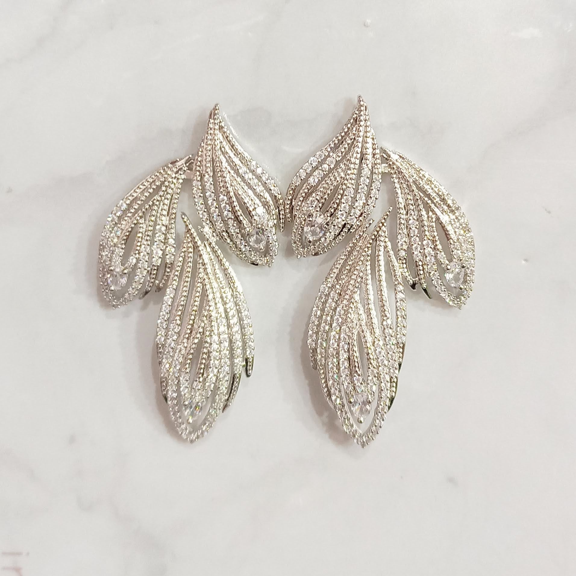 AP301 ARETES PLATEADOS 3 HOJAS GRANDES