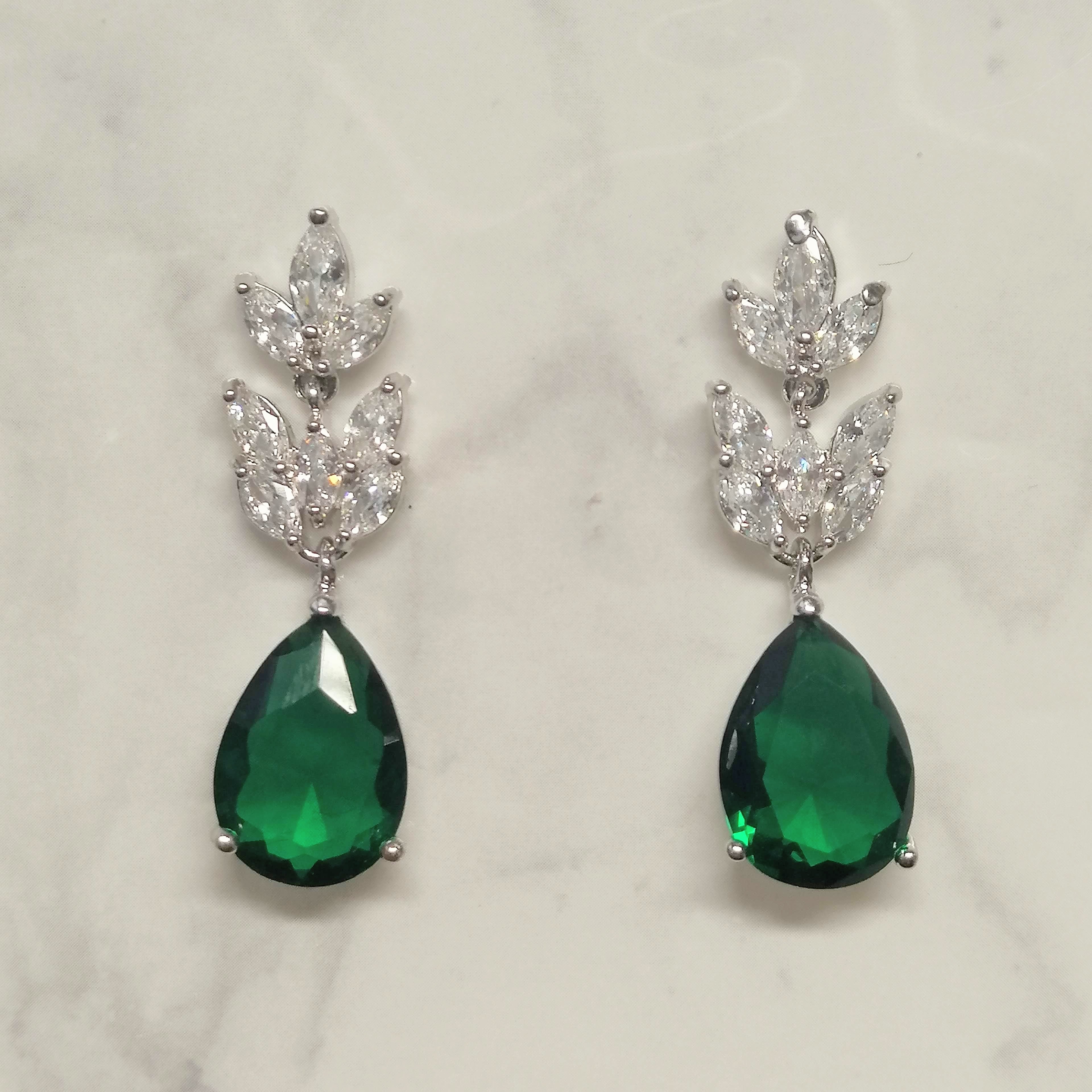 AP539 ARETES PLATA HOJAS CON GOTA VERDE