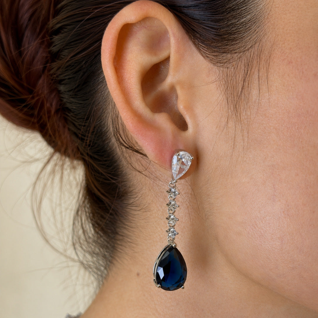 AP970 ARETES PLATEADOS LARGOS CON GOTA AZUL