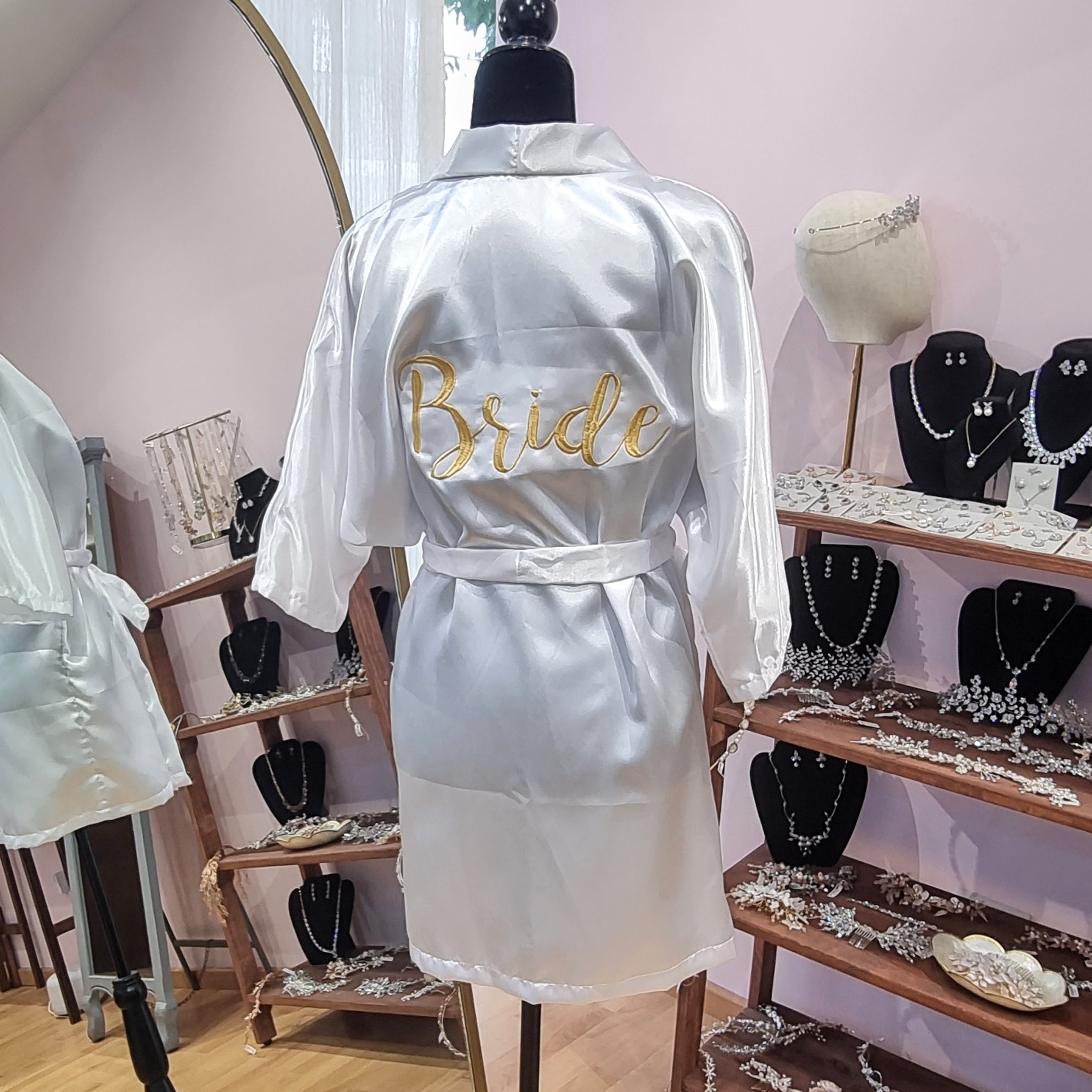 Bata Blanca Bordada Entrega Inmediata Bride Talla M