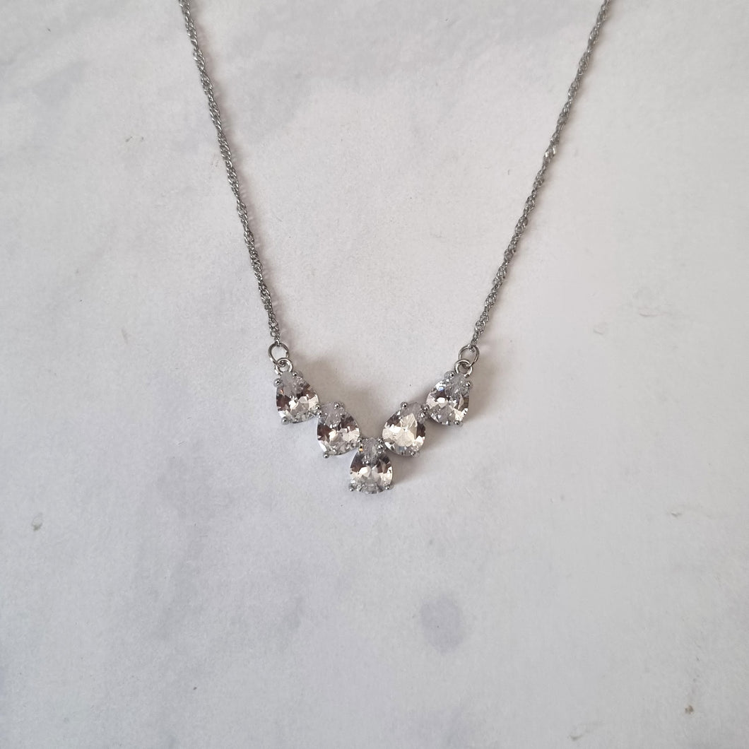 CP225 Collar Plateado 5 Gotas