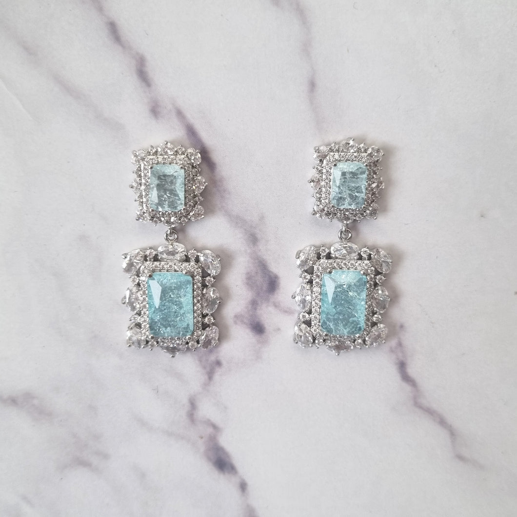 AP230 Aretes Plateados Bagguette Celeste