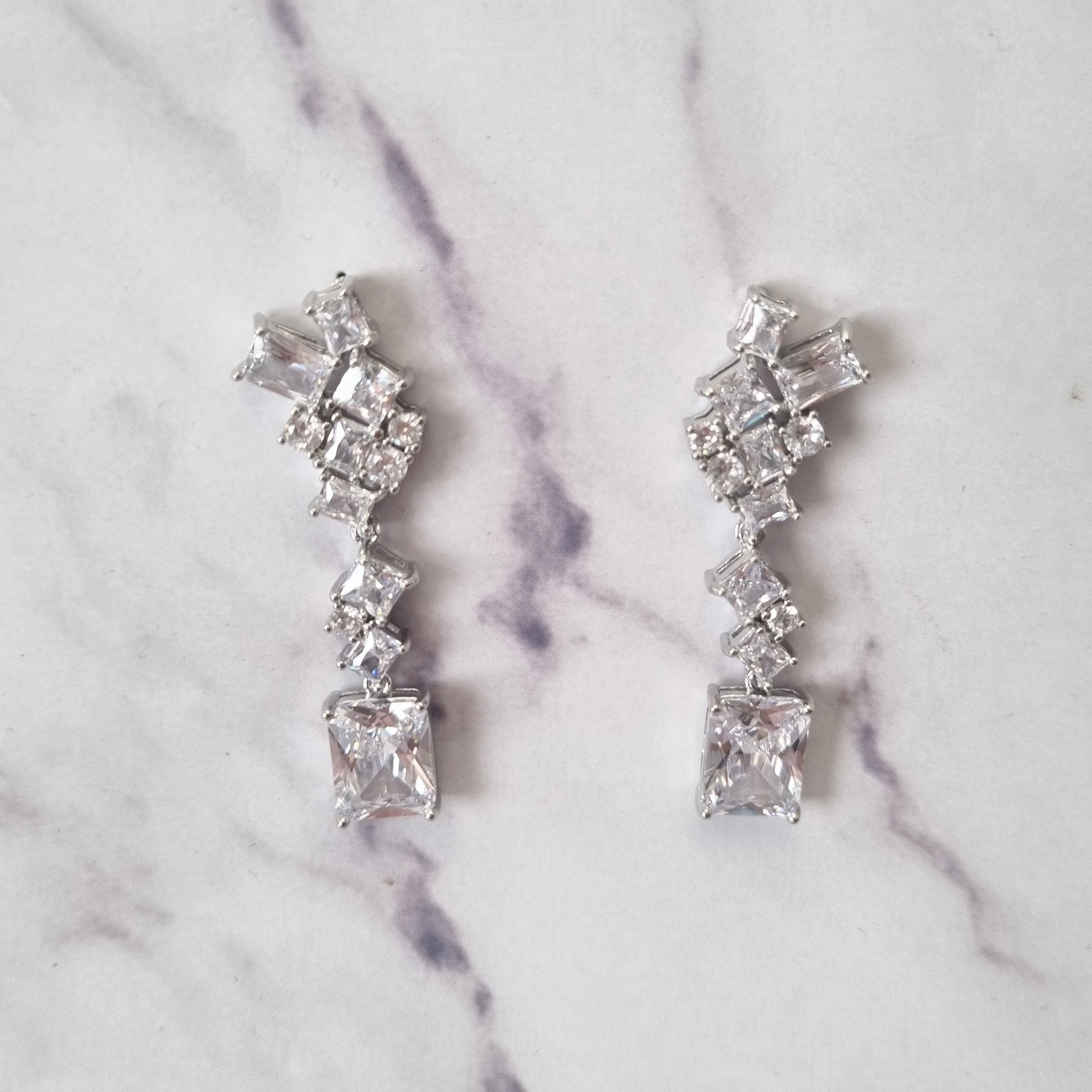 AP228 Aretes Plateados Bagguetes