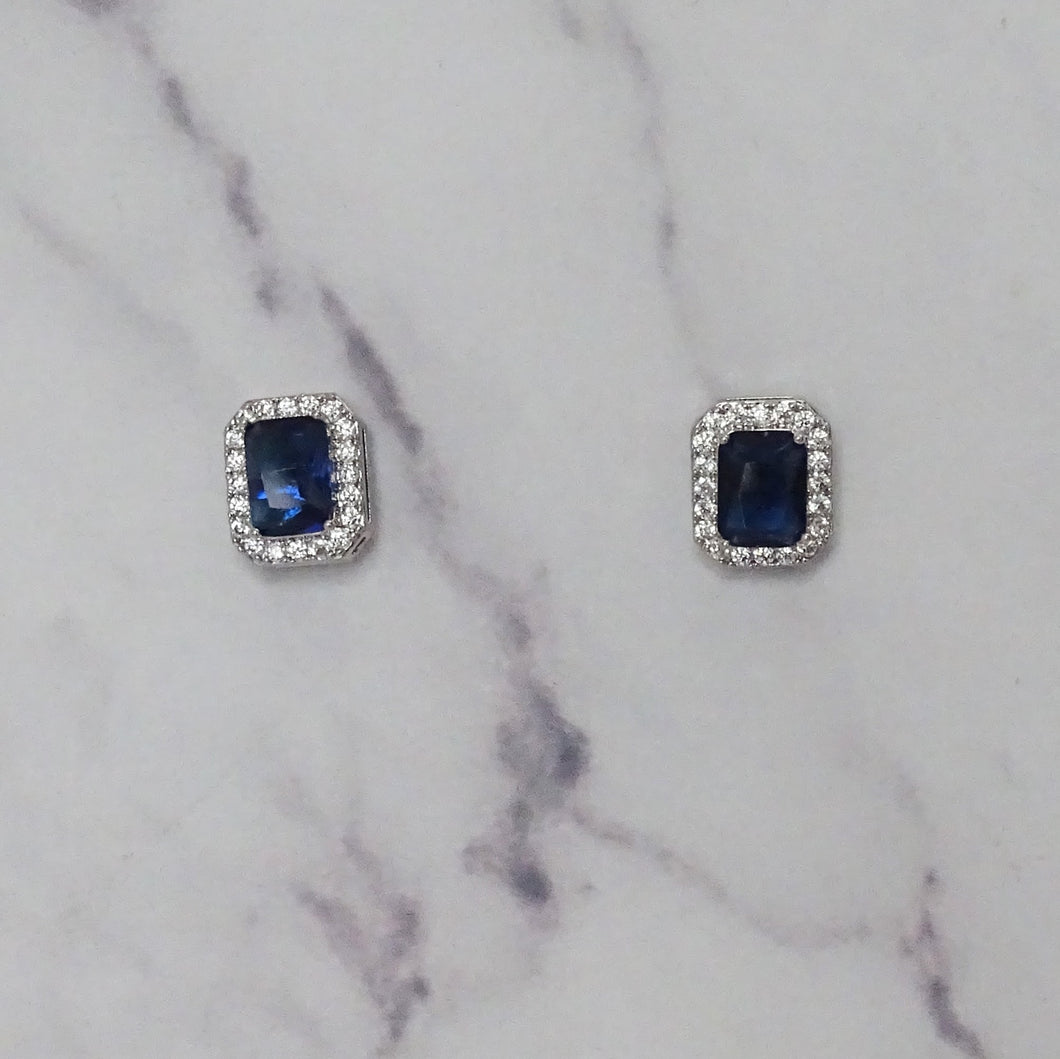 AP334 Aretes Plateados Baguette Azul