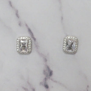 AP338 Aretes Plateados Baguette Transparente