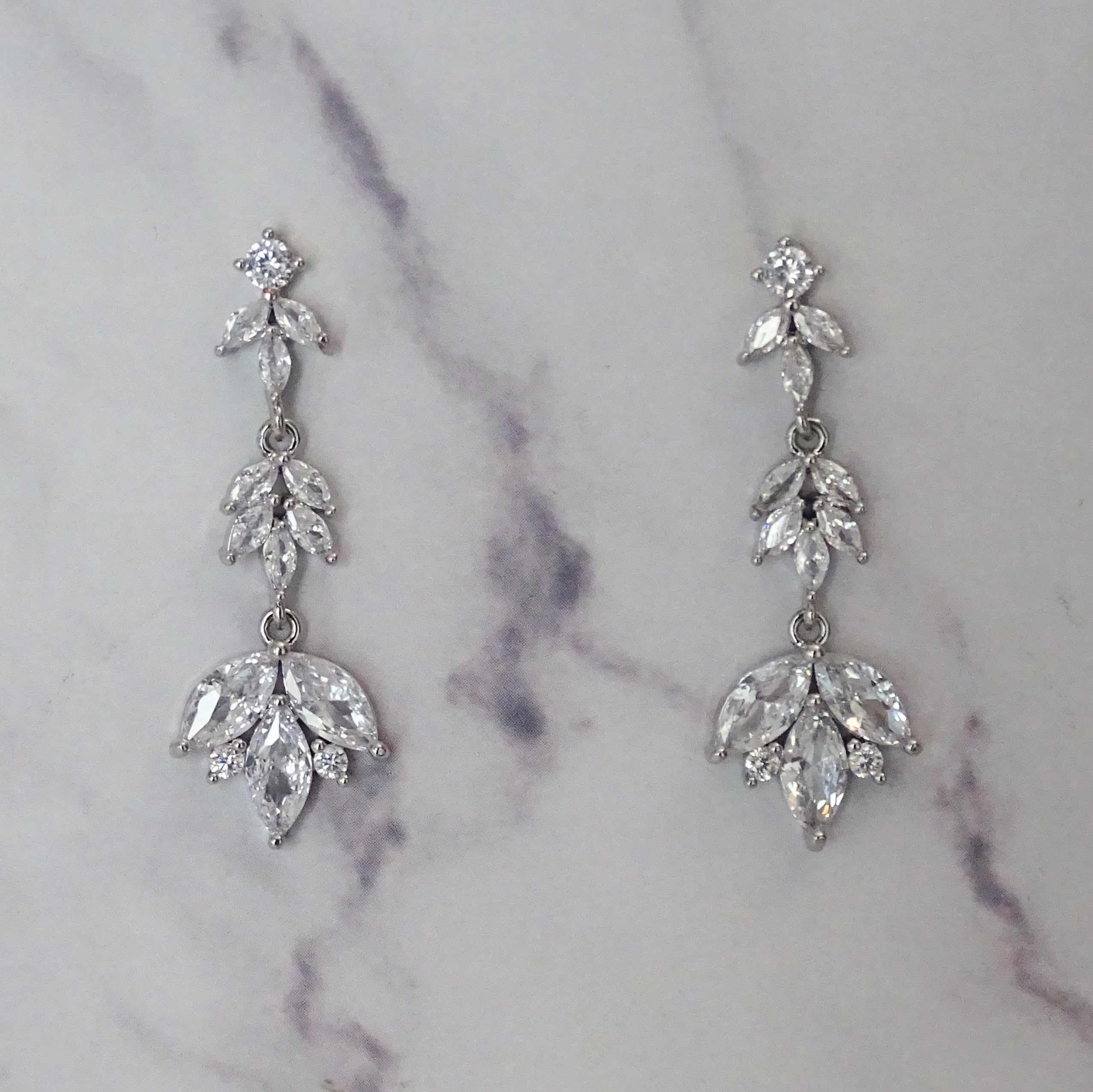 AP348 Aretes Plateados Candelabro Chico