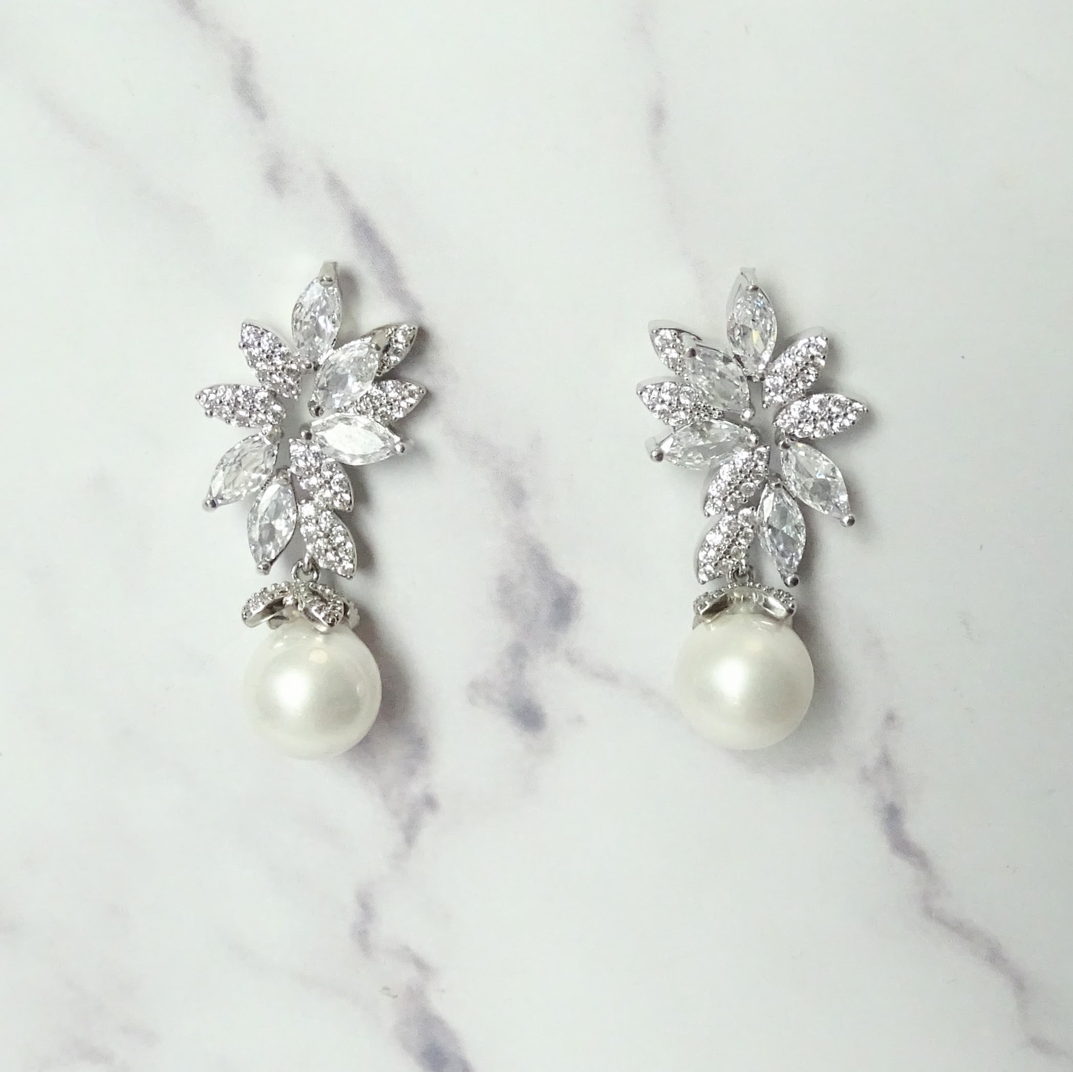 AP567 ARETES PLATA MARQ Y PERLA REDONDA