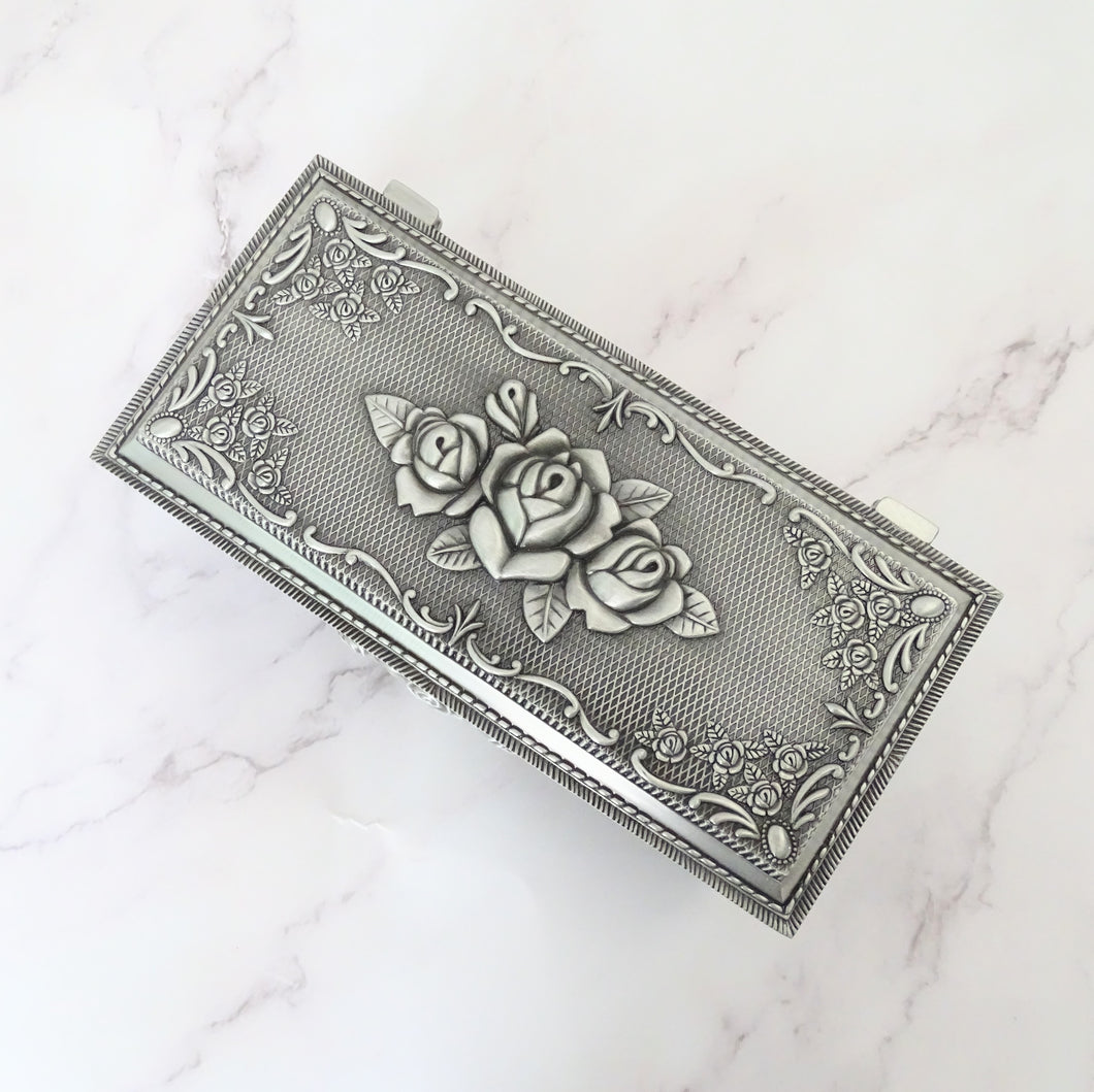 CL102 Caja para Lazo Rosas