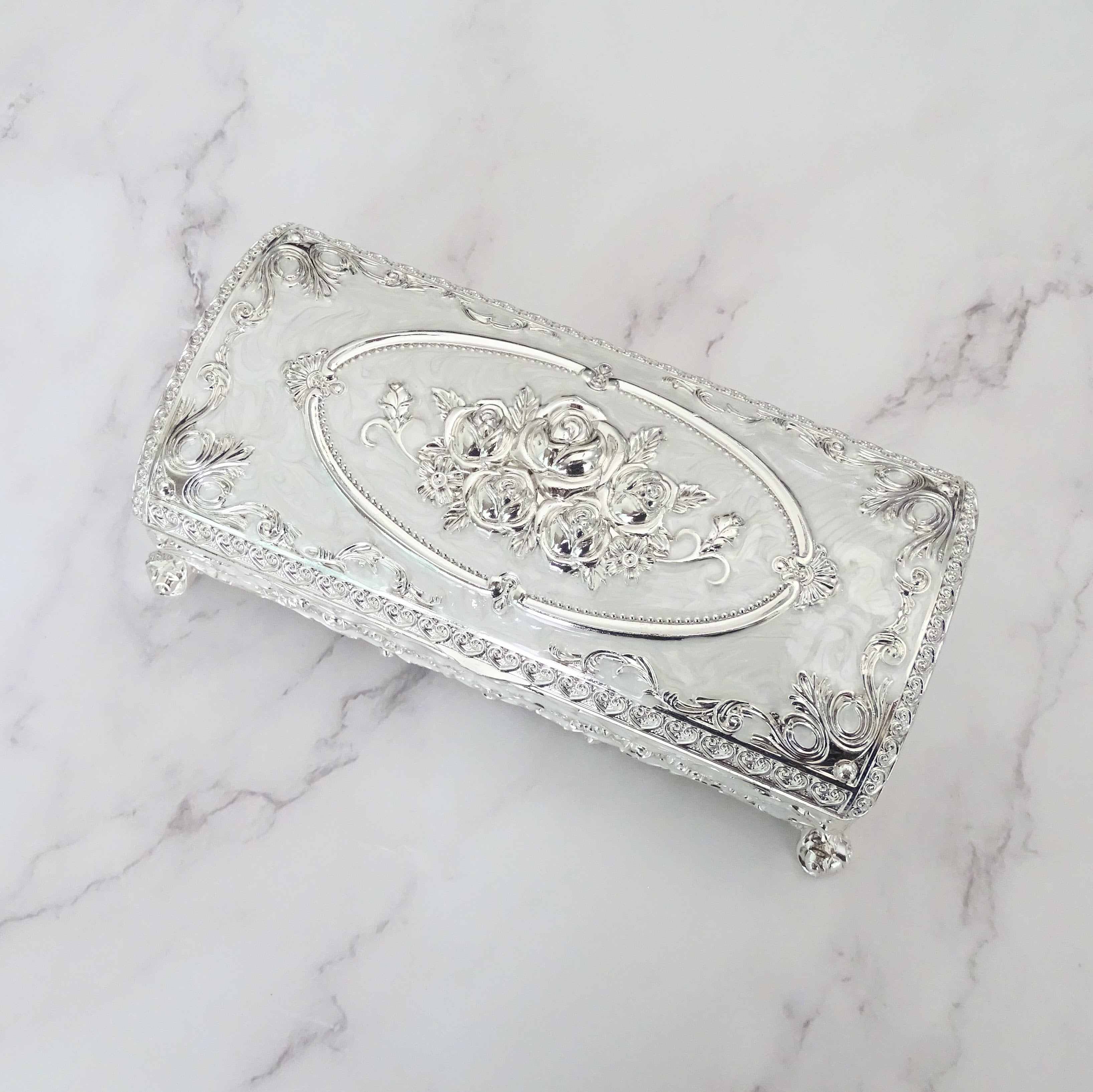 CL103 Caja para Lazo Blanca