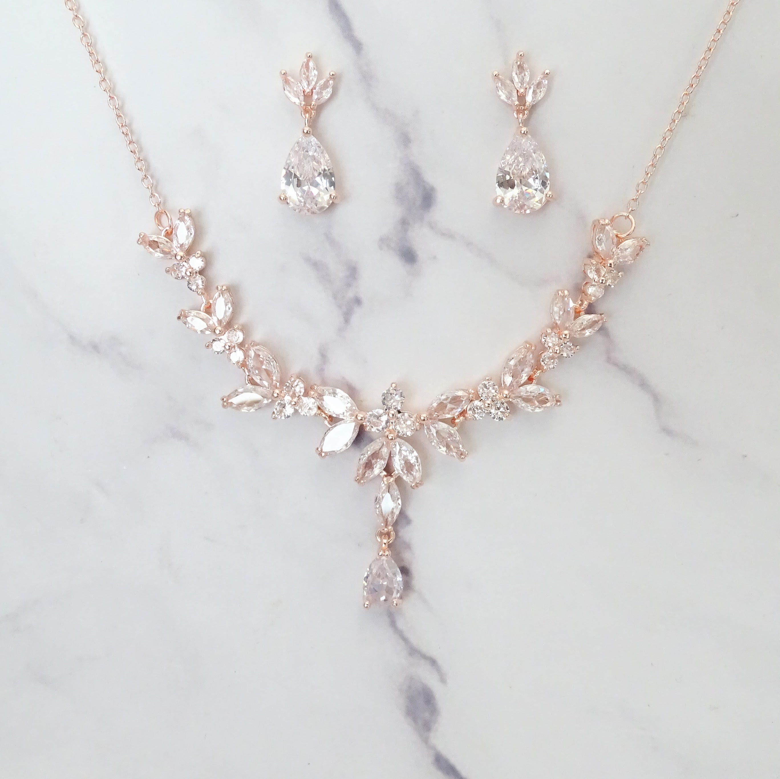 SR401 Juego Oro Rosa Gota con Cadena