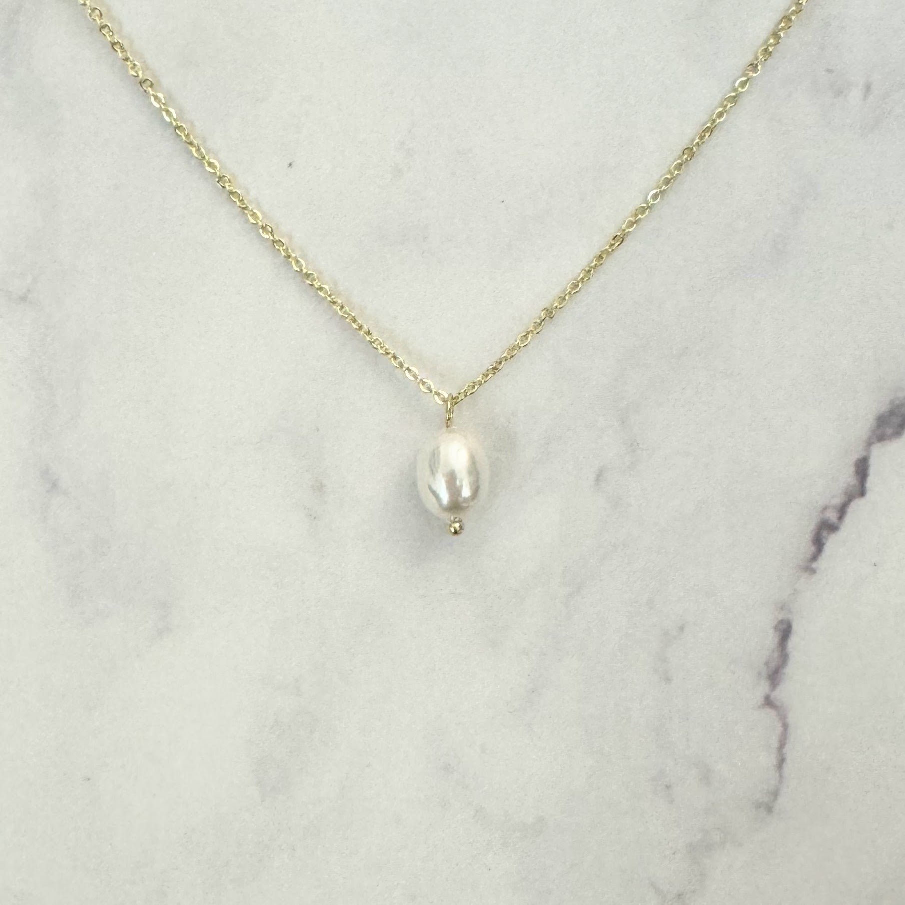 CD284 COLLAR DORADO CON PERLA