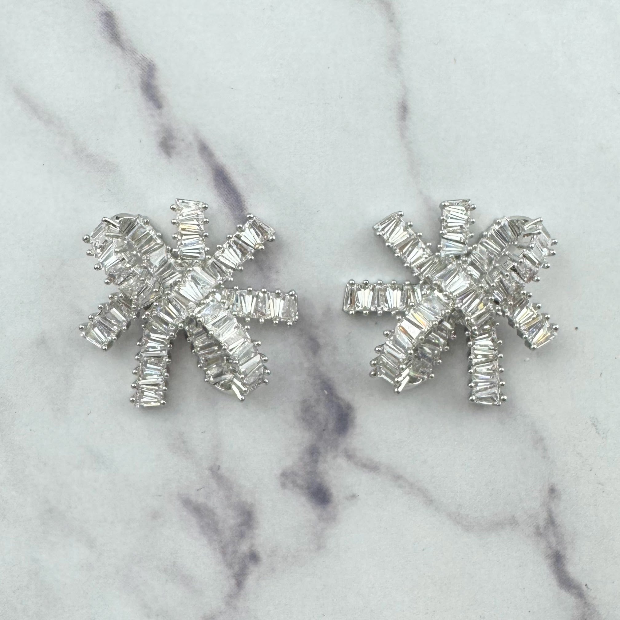 AP296 ARETES MOÑO PLATA CHICOS
