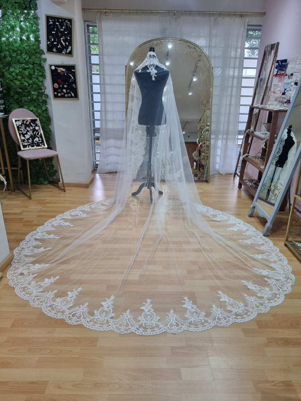 BELGICA Mantilla Ivory 3 metros encaje completo Corazon VI337