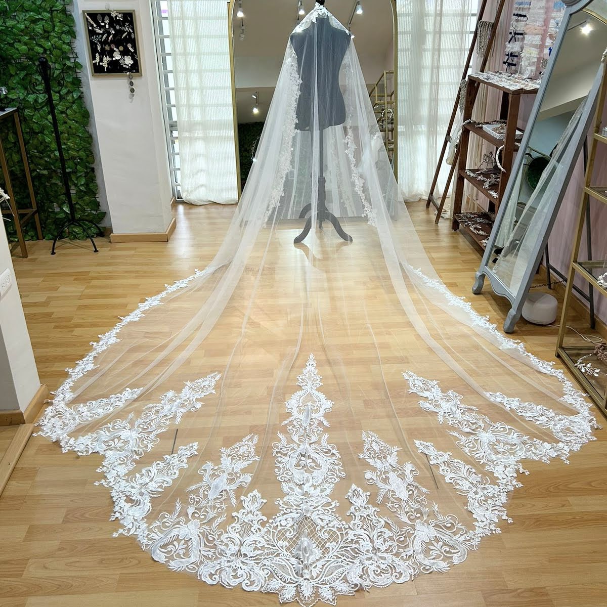 VIETNAM Mantilla Ivory 3.5 Metros Formas Clasico Hojas