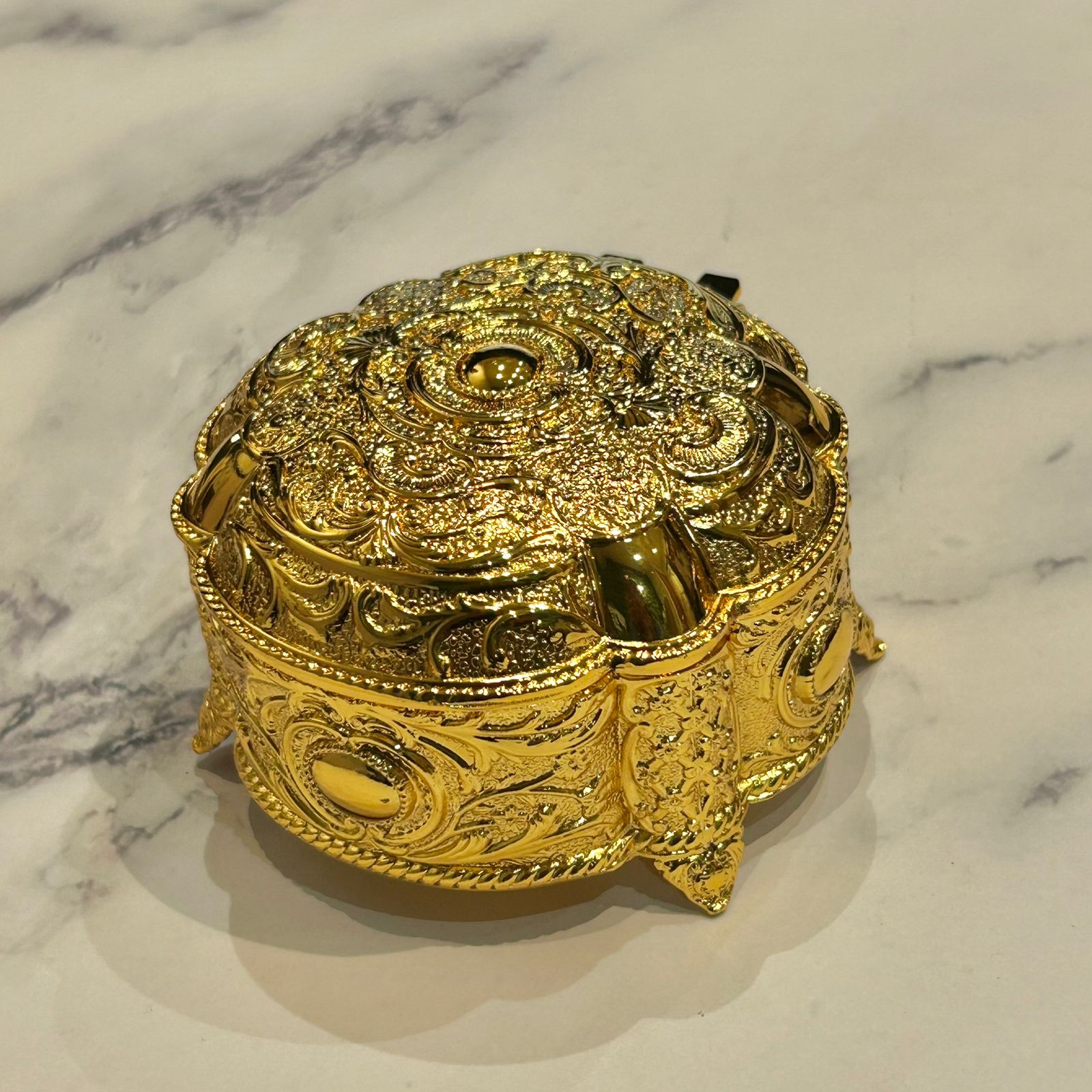 ARR832 Cofre para arras dorado formas