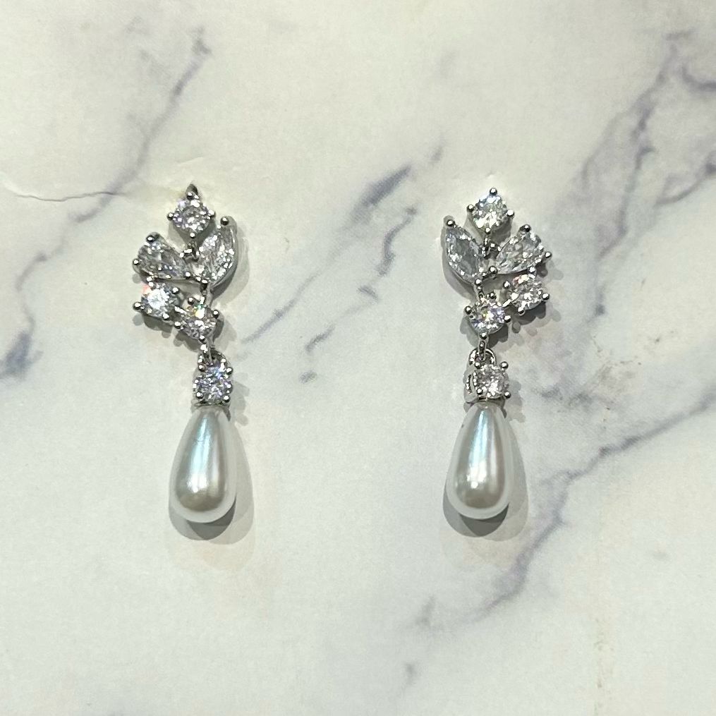 AP776 ARETES HOJA GOTA PERLA