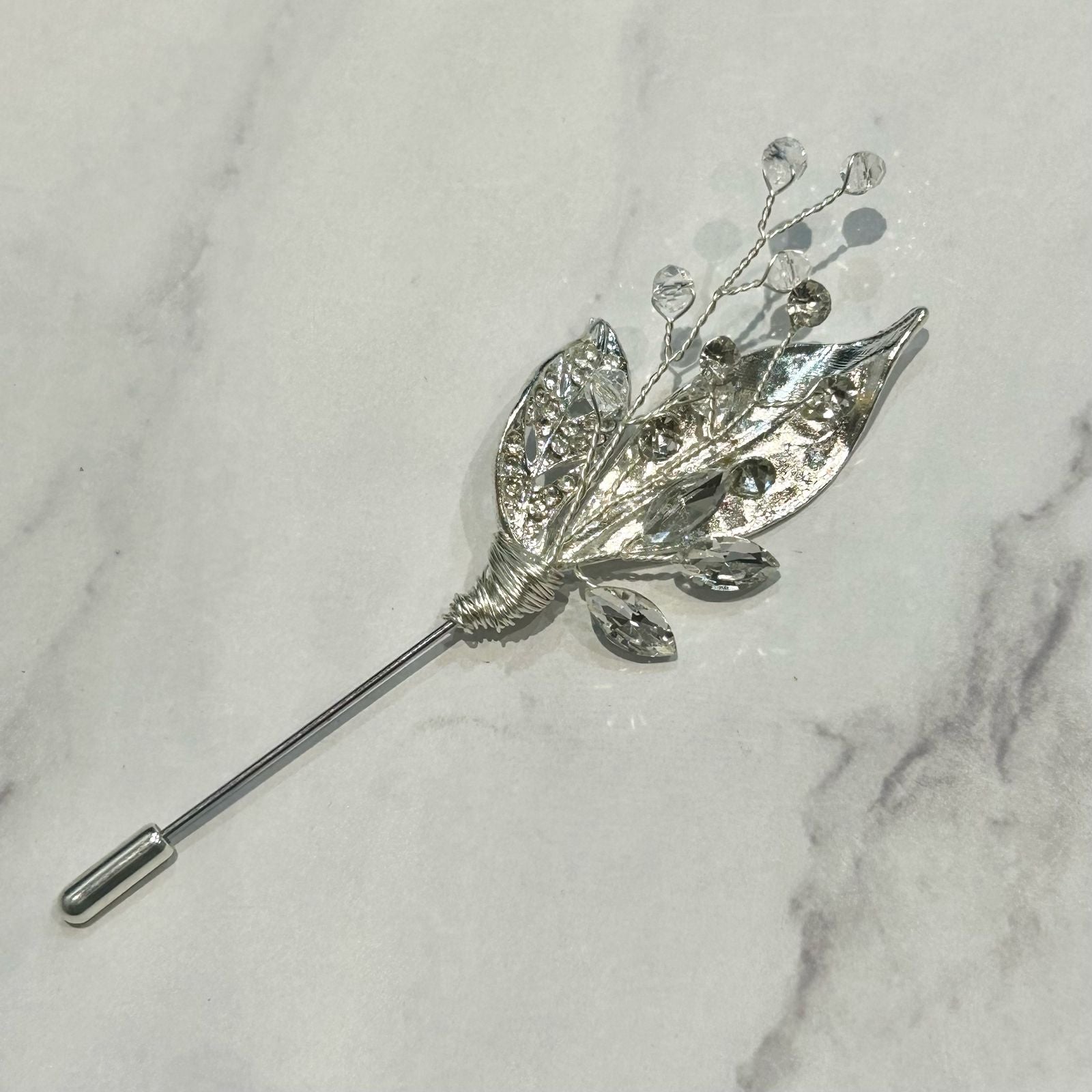BP948 BOUTTONIERE HOJA METAL BRILLO