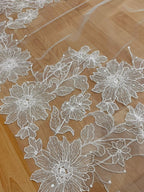 AVILES Velo Ivory de 4 metros con Flores y Lentejuelas Abajo