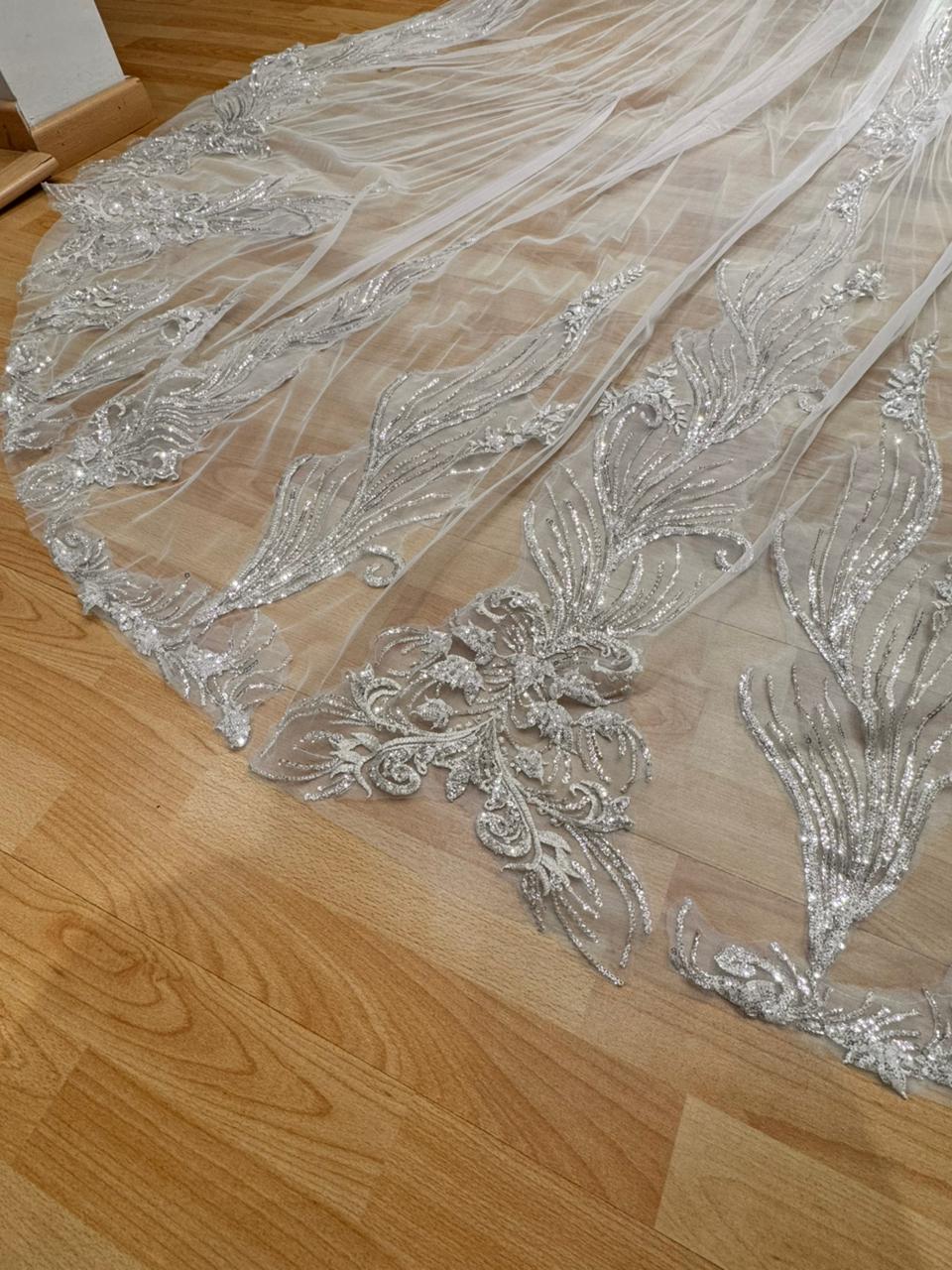 HUESCA Velo Ivory de 3.5 metros con Lentejuelas en forma de Hojas