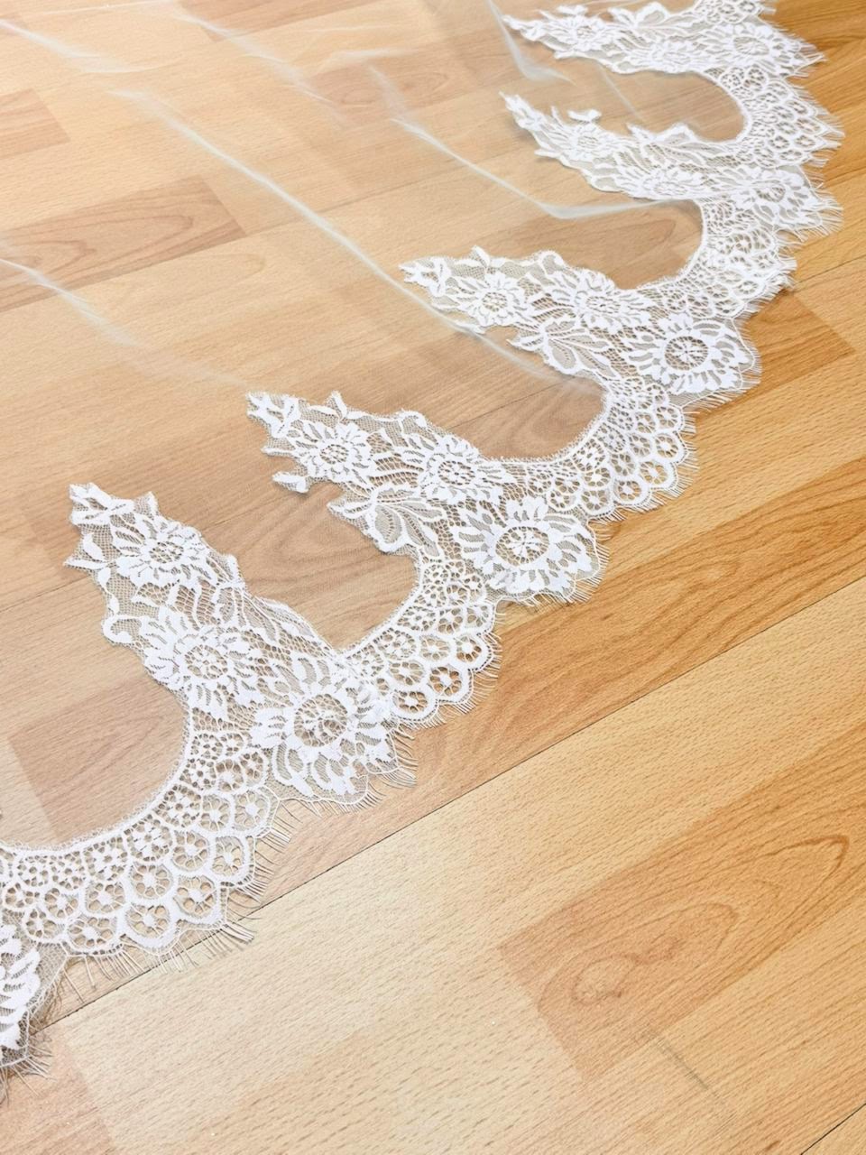 SANTANDER Mantilla Ivory 3 mts con Encaje de Flores