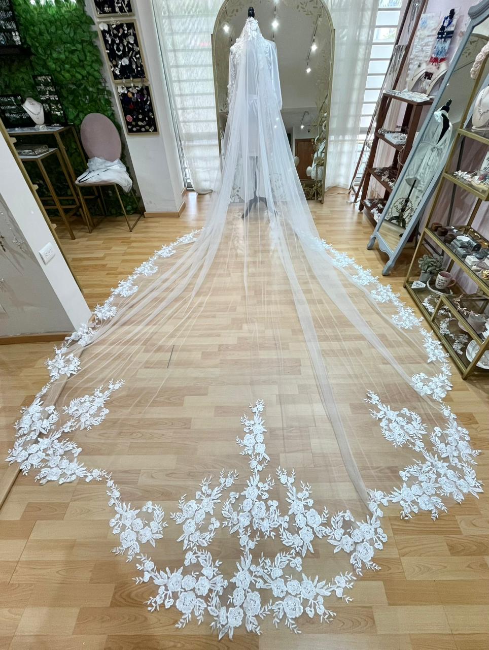FLORENCIA Mantilla Ivory de 4 metros con Lentejuelas Completo