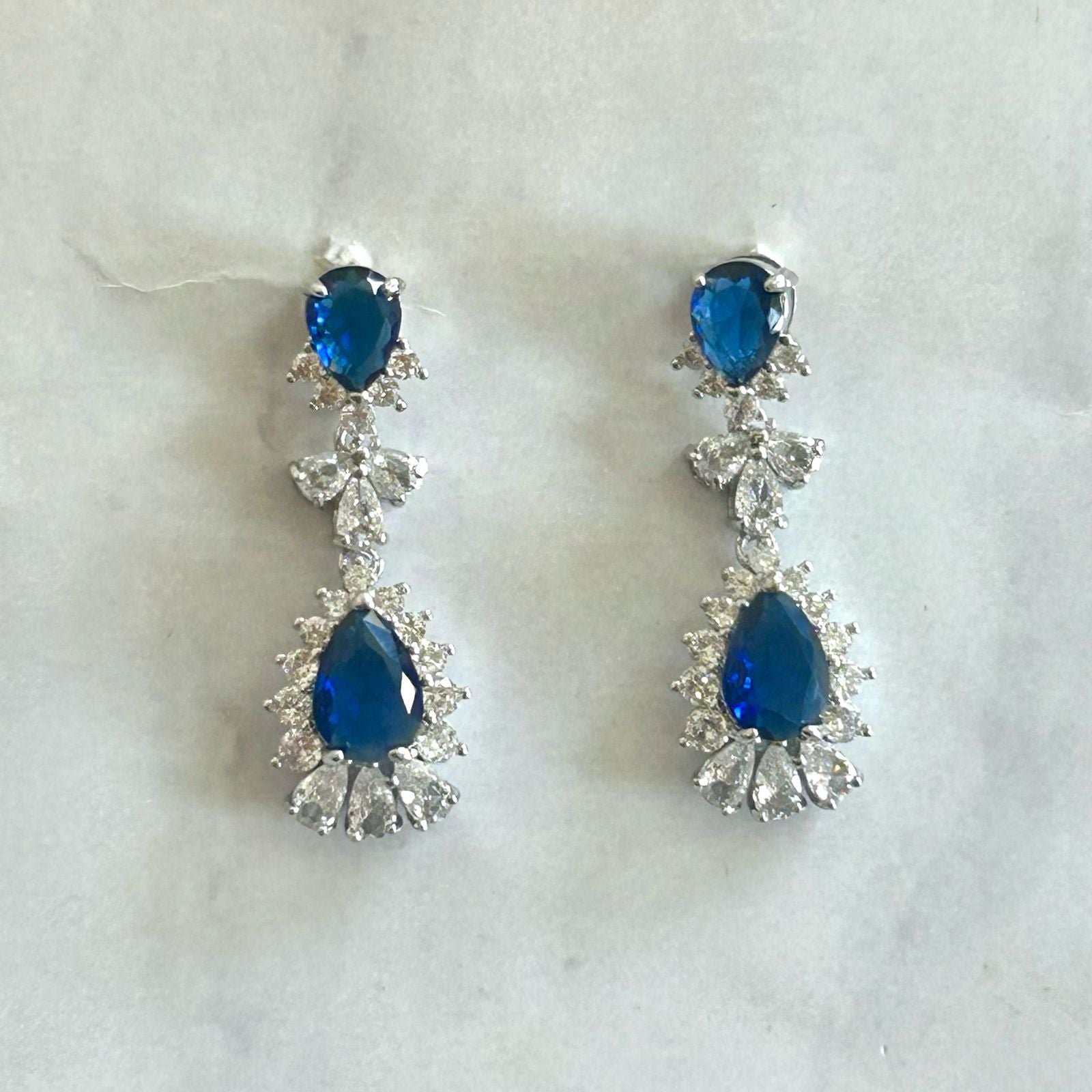 AP508 ARETES GOTA MARQUISE
