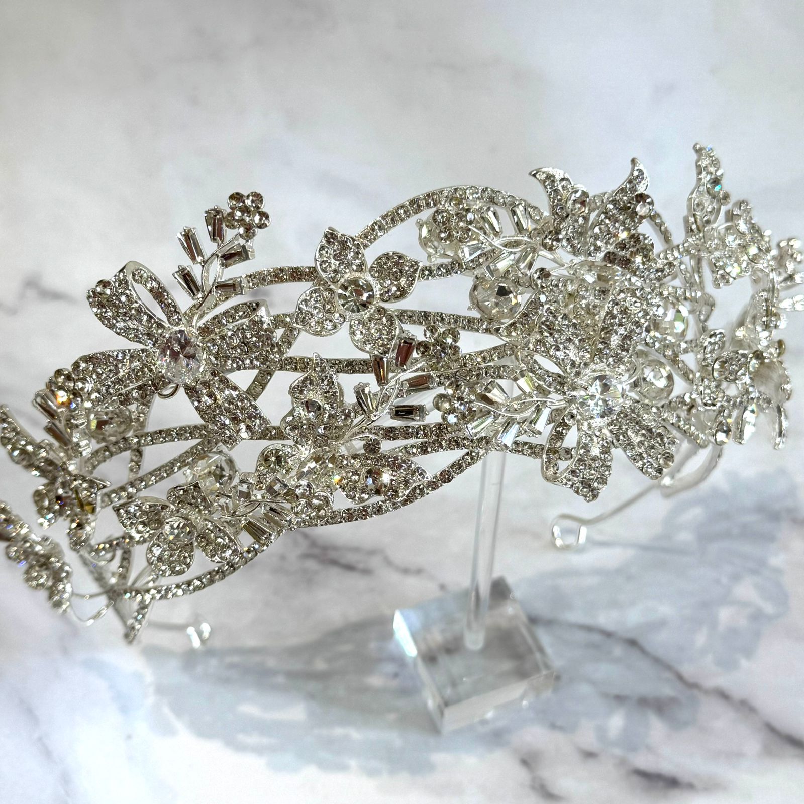 Saori Tiara