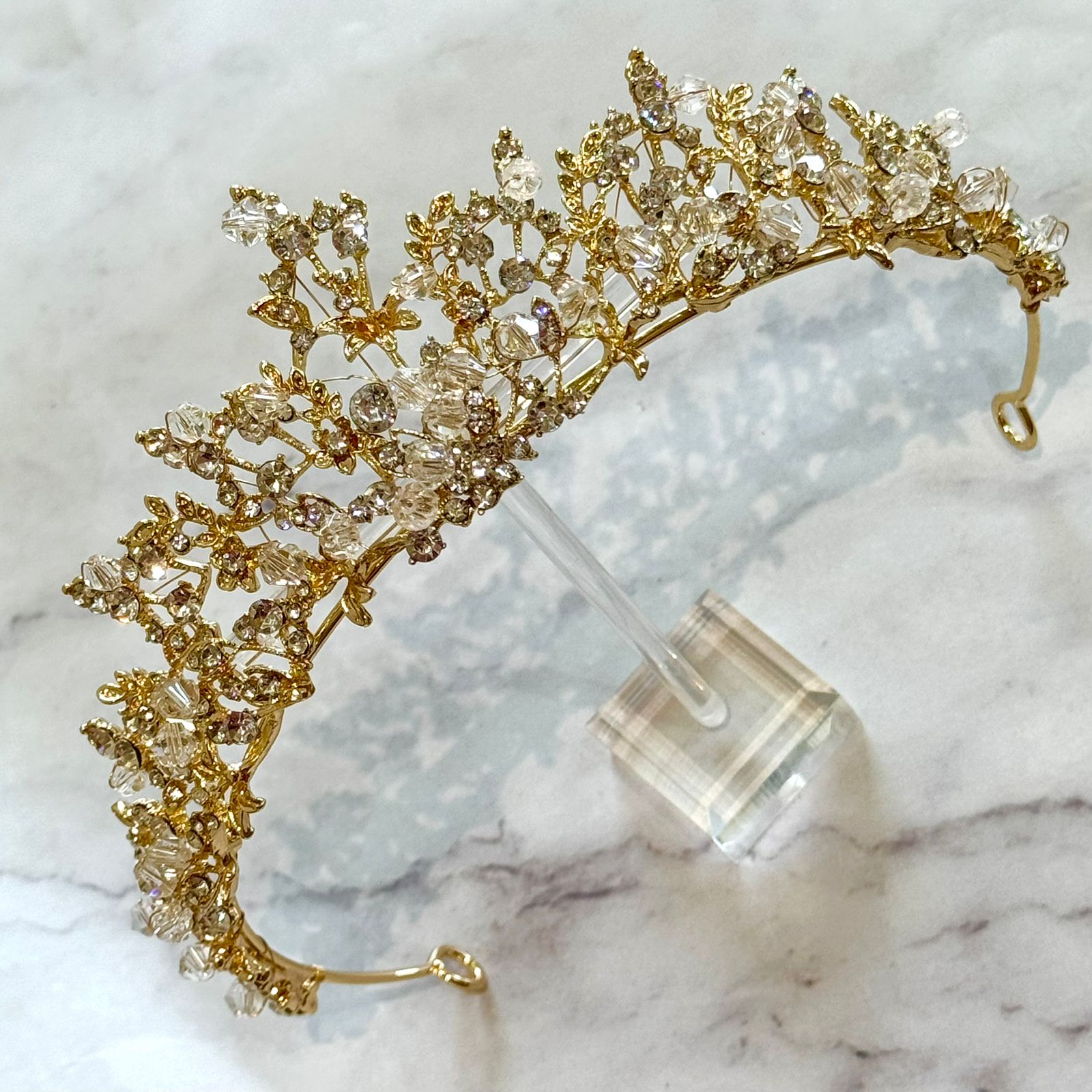 Dominika Dorado Tiara