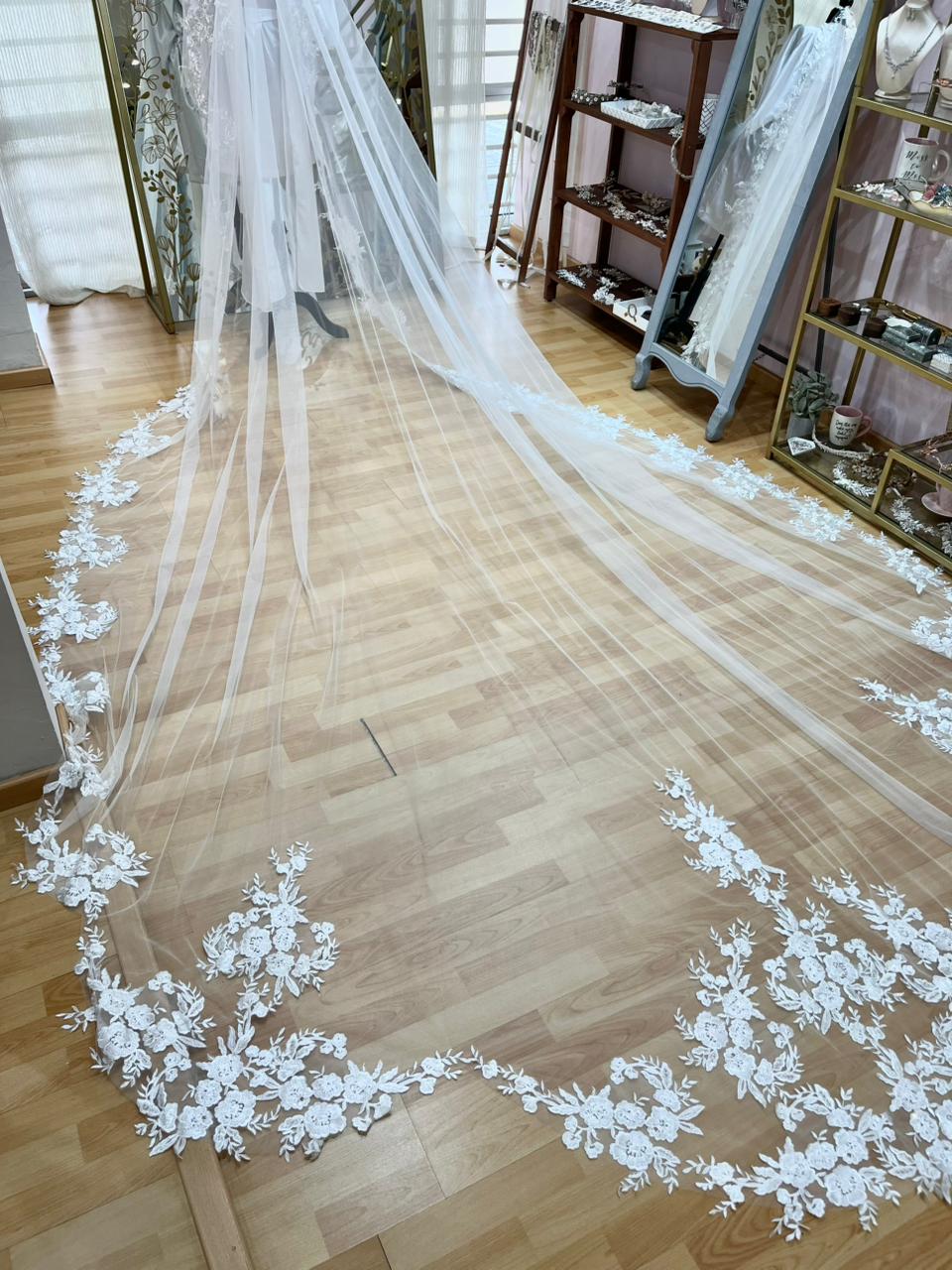 FLORENCIA Mantilla Ivory de 4 metros con Lentejuelas Completo