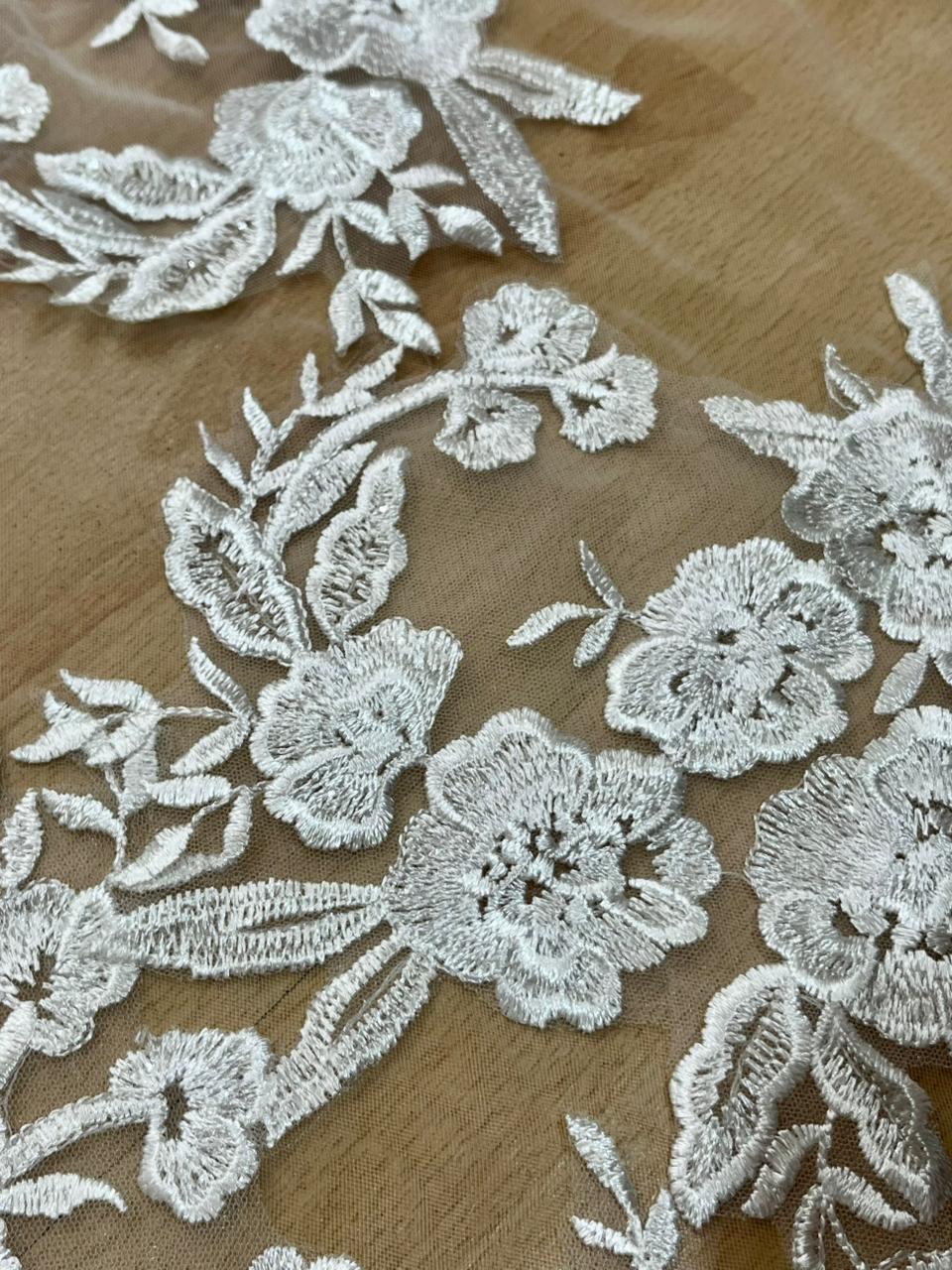 FLORENCIA Mantilla Ivory de 4 metros con Lentejuelas Completo