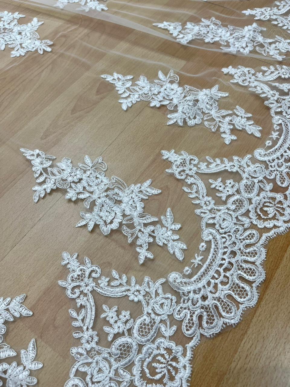 Marbella Mantilla Ivory 3 Metros con Lentejuelas Transparentes