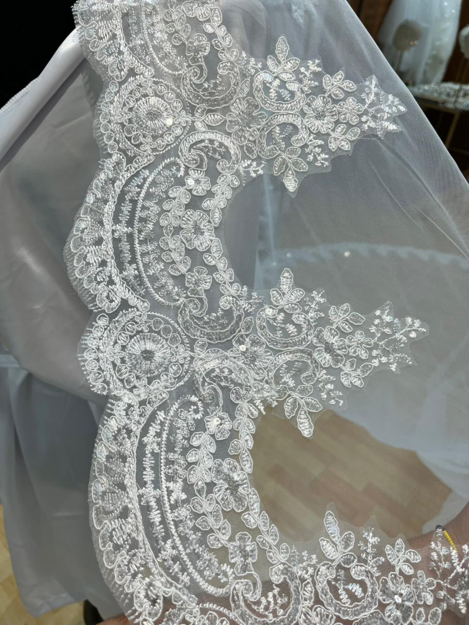 MALIBÚ Mantilla Ivory 4 mts completo aplicaciones .