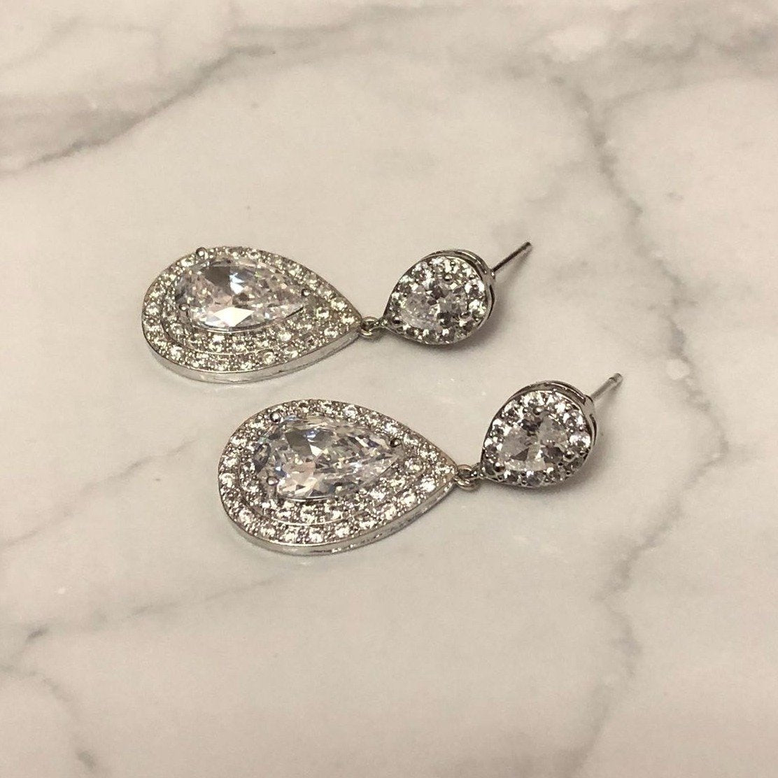 AP350 ARETES PLATA GOTA CLASICA MEDIANOS