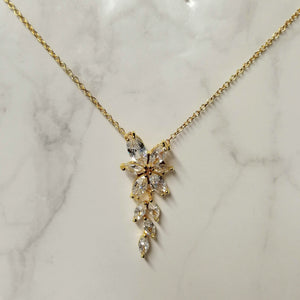 CD695 COLLAR DORADO MARIPOSA