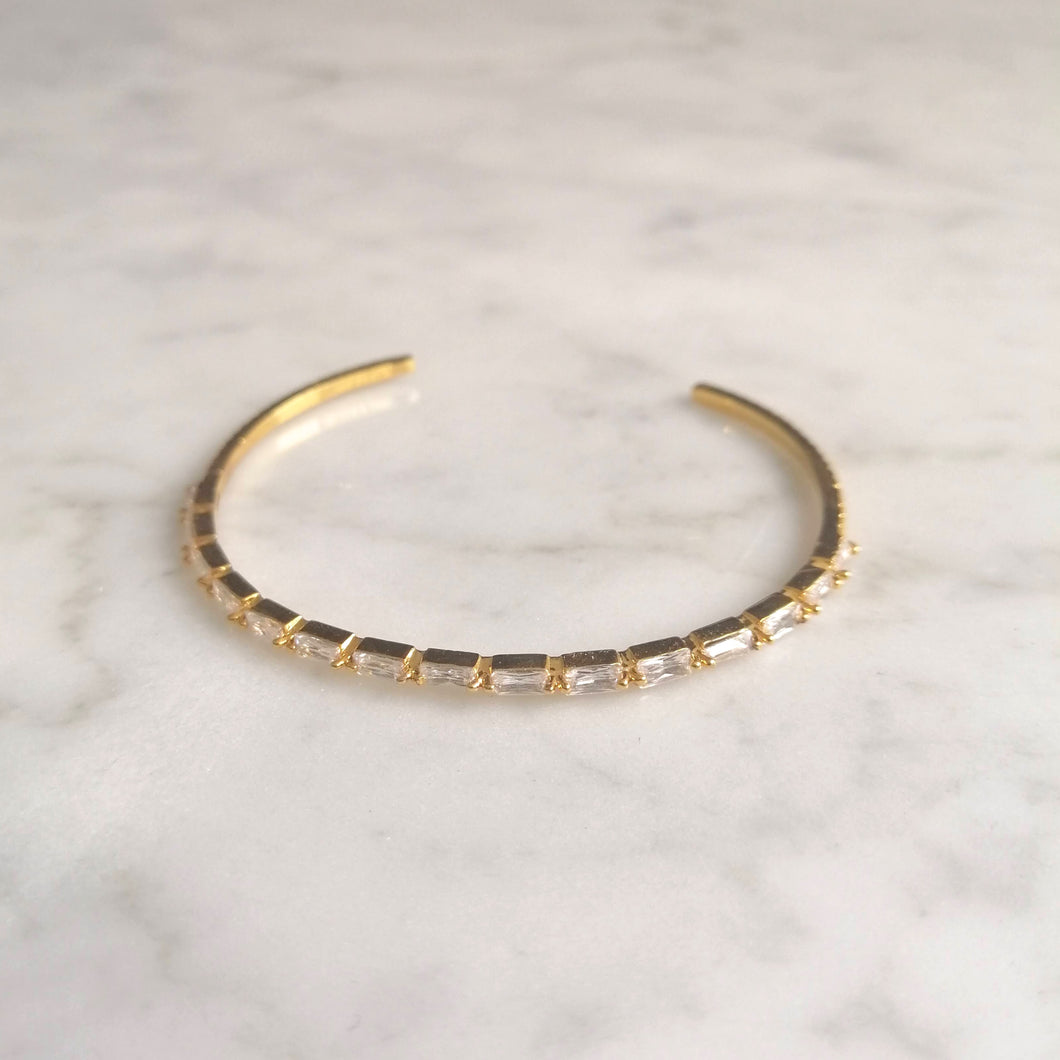 PD838 ARO DORADO MINI BAGUETTE