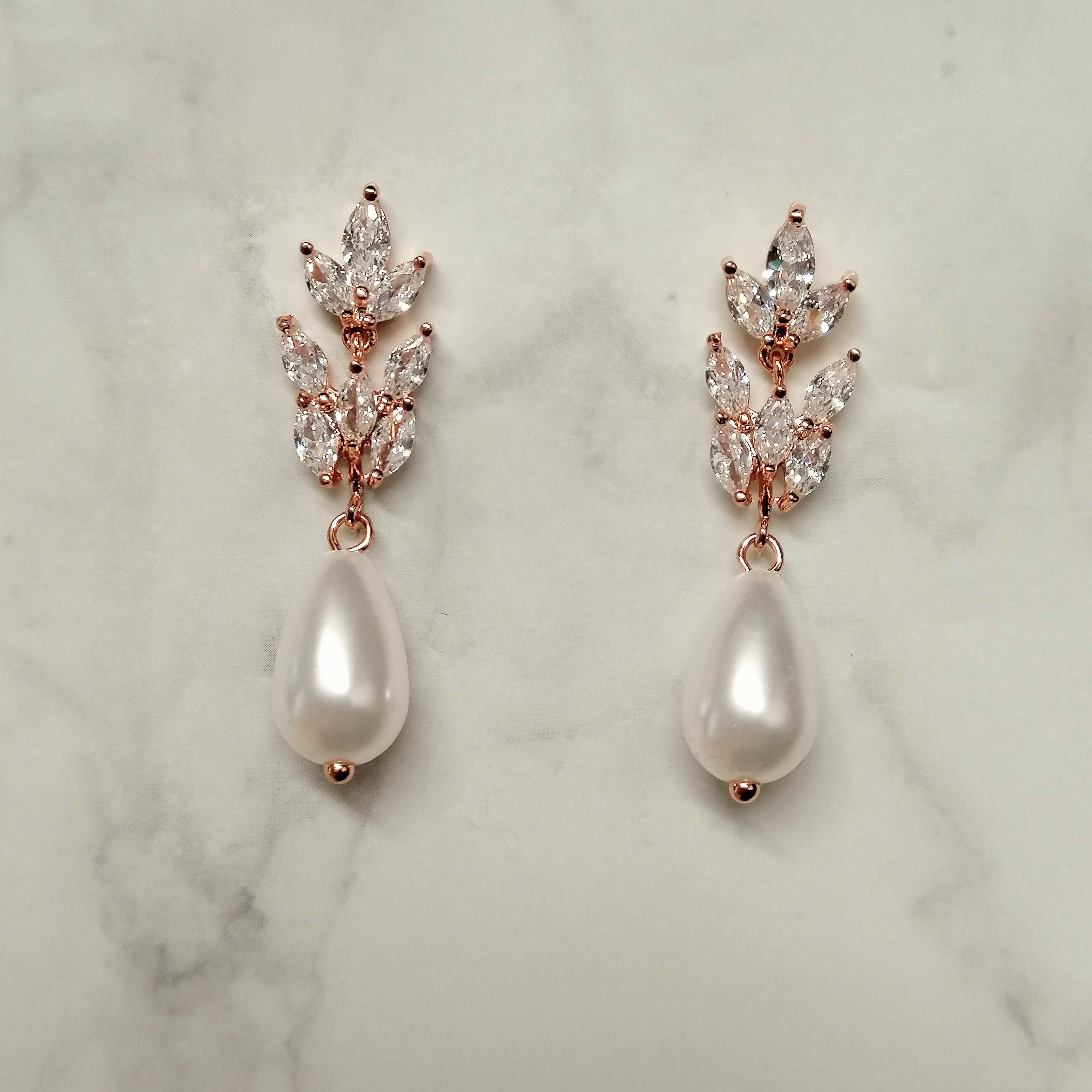 AR782 ARETES ROSAS MARQUISE Y PERLA