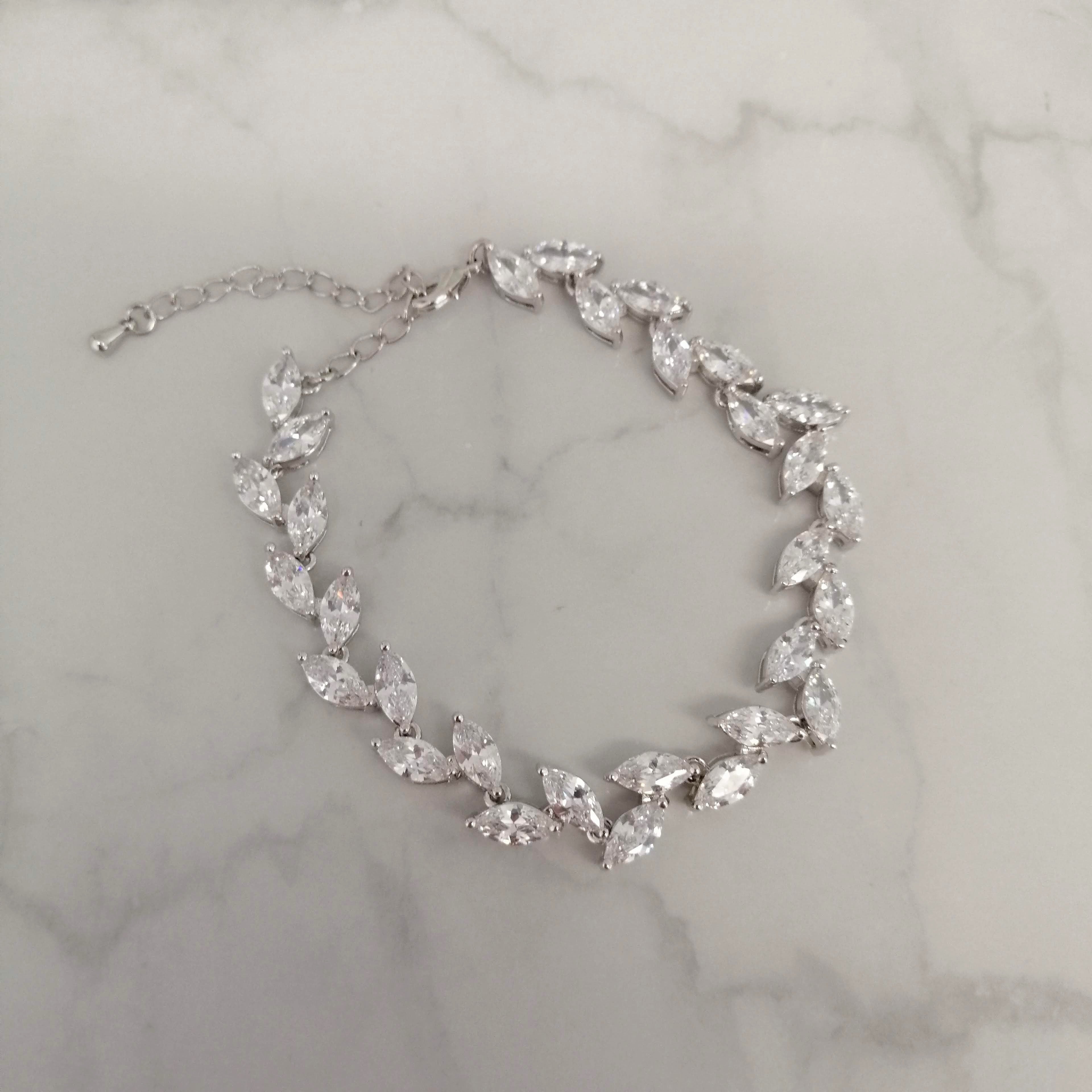 PP797 Pulsera Plateada Hojitas con Cadena
