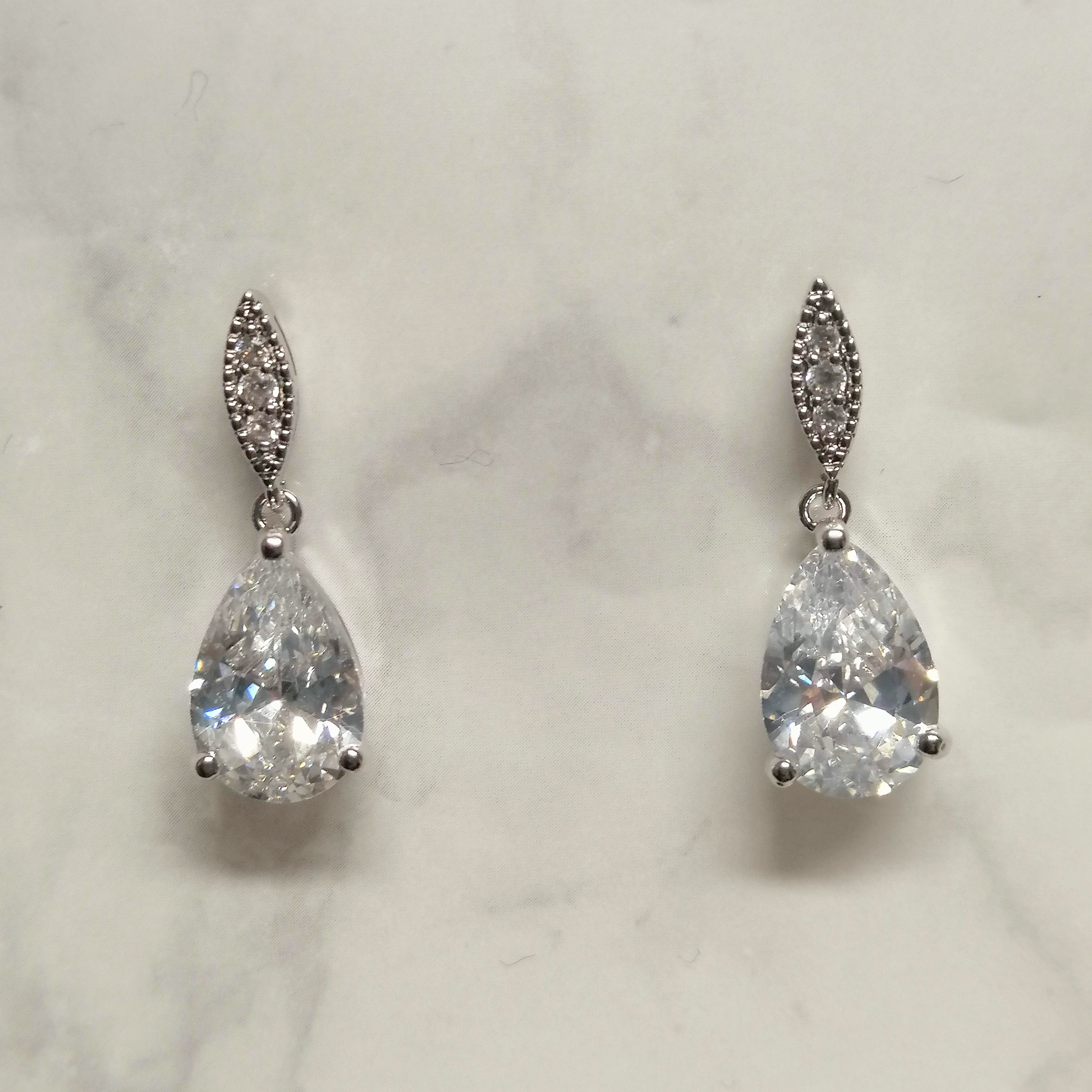 AP577 ARETES PLATA MARQ Y GOTA CH