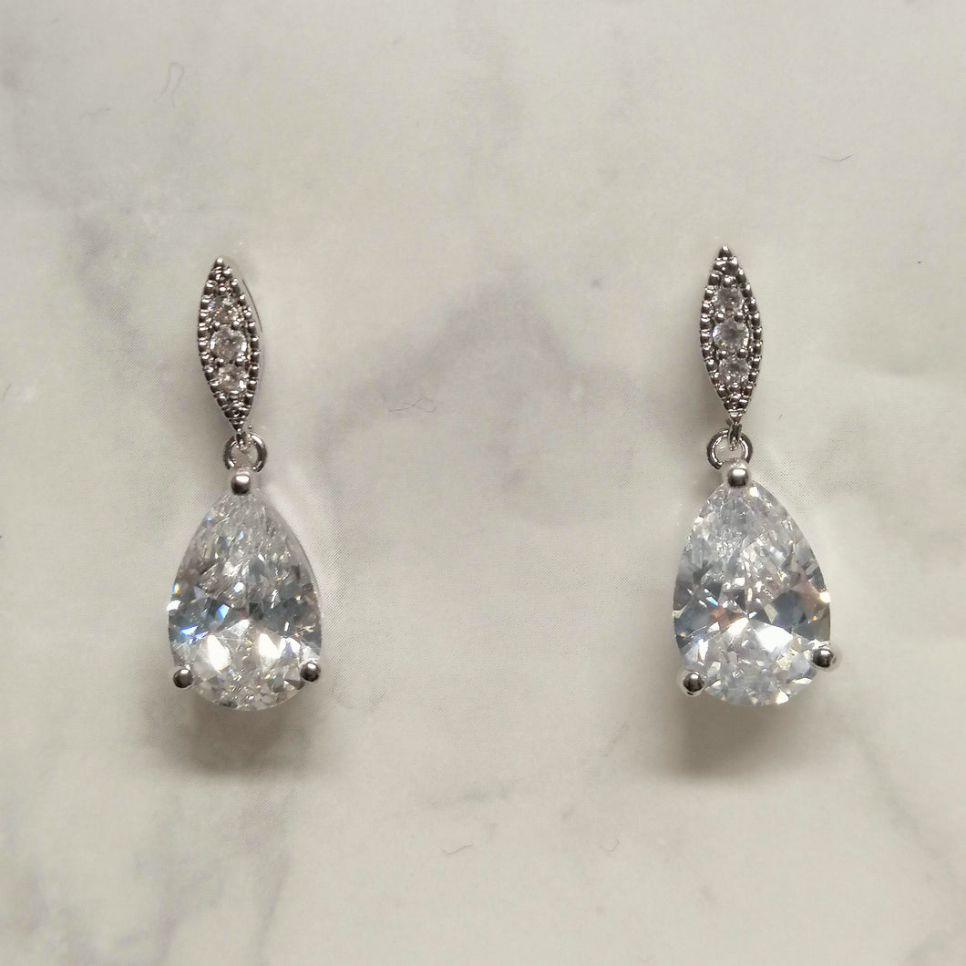 AP577 ARETES PLATA MARQ Y GOTA CH