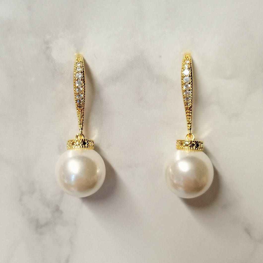 AD693 ARETES DORADOS PERLA GANCHO