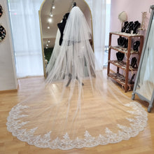 Cargar imagen en el visor de la galería, LAUSANA Velo Ivory 3 mts con Lentejuela doble