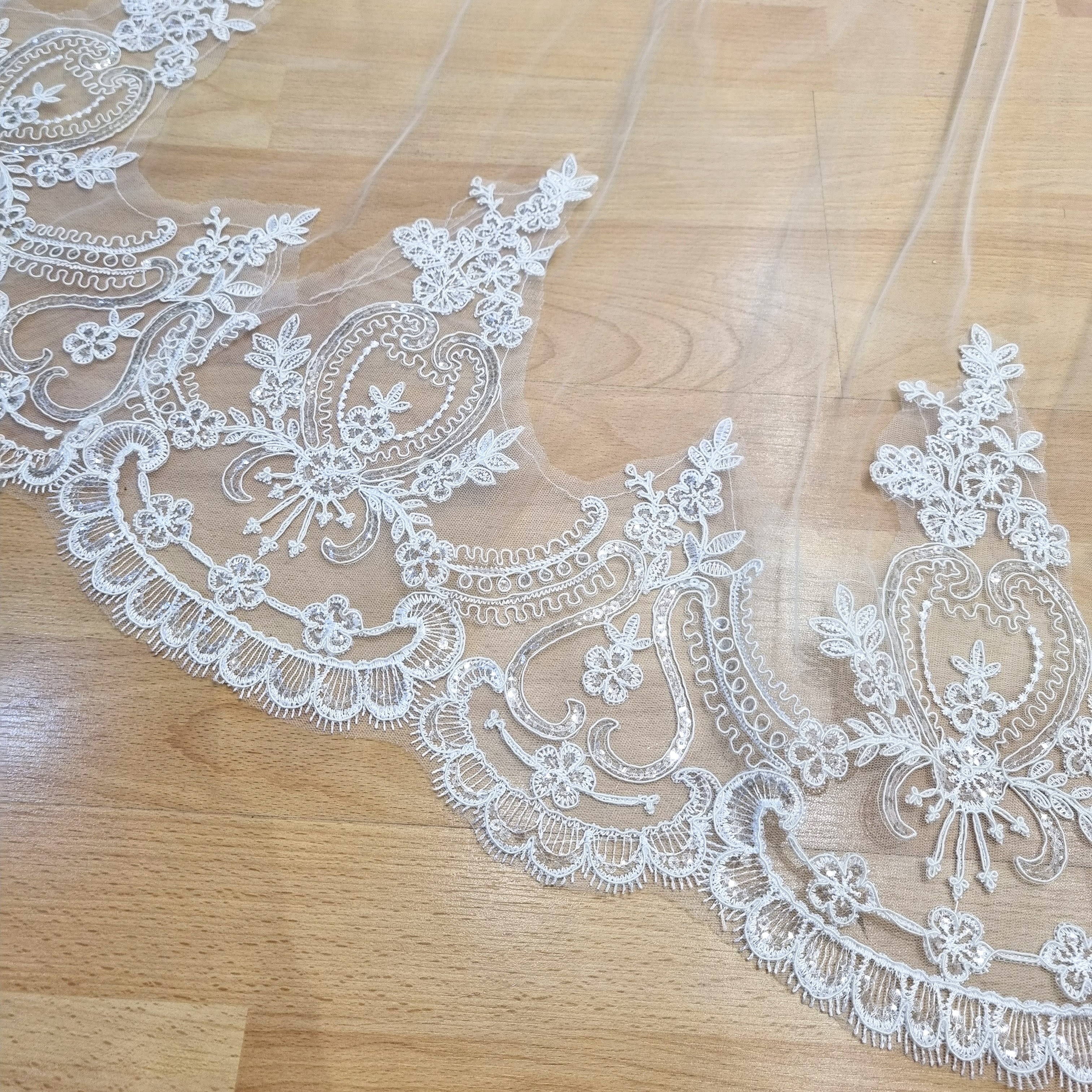 LAUSANA Velo Ivory 3 mts con Lentejuela doble