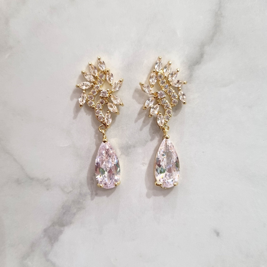 AD295 ARETES DORADOS STUD Y GOTA LARGA