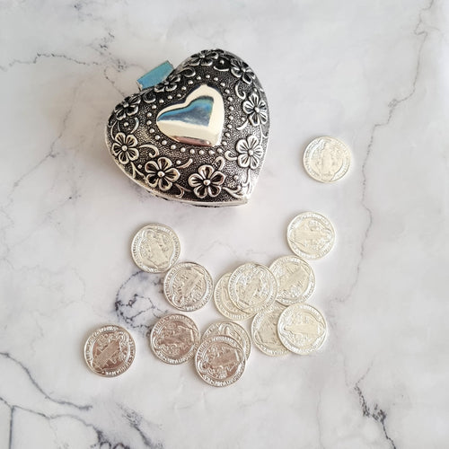 ARR229 Cofre para arras de Corazon plata viejo