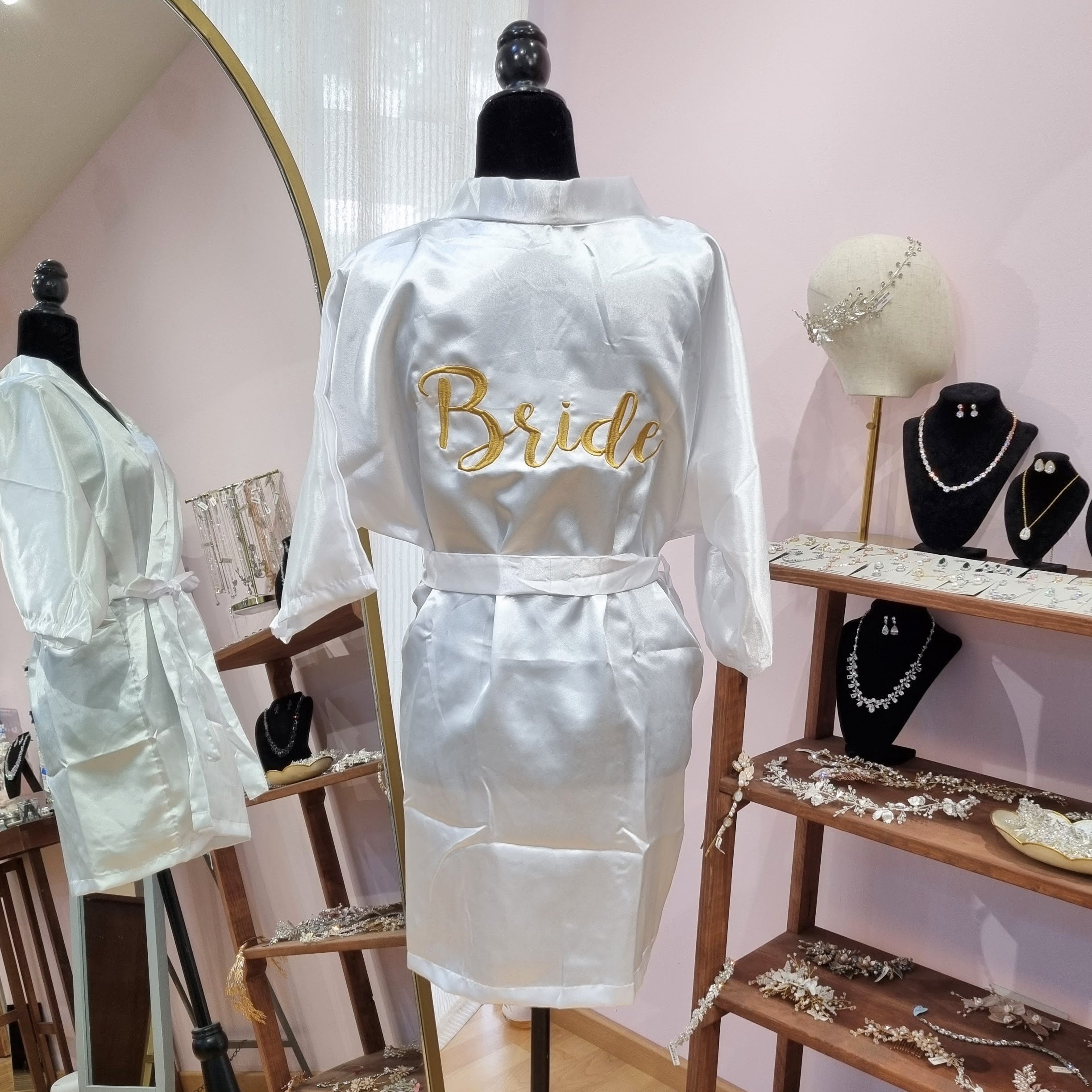 Bata Blanca Bordada Entrega Inmediata Bride Talla L