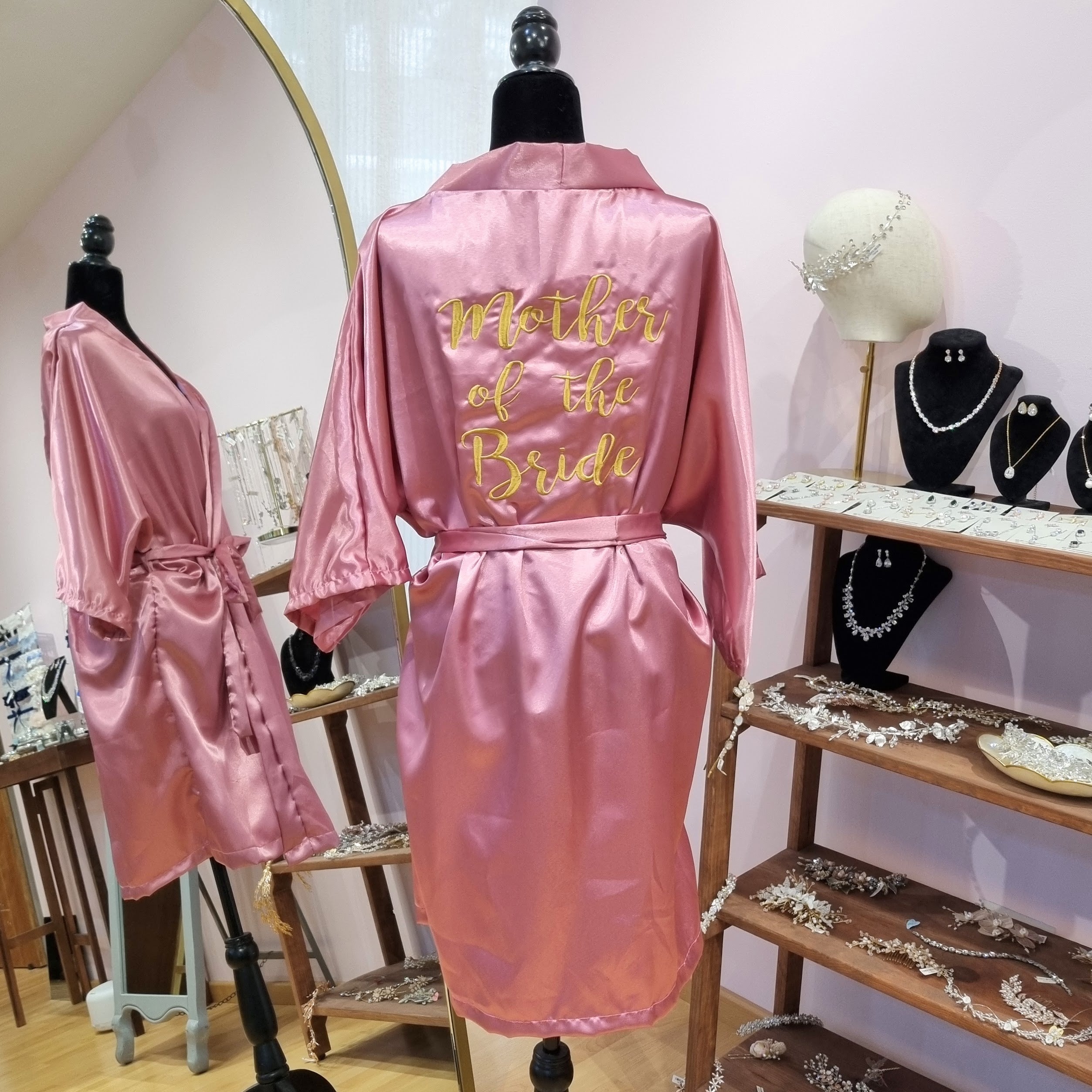 Bata Rosa Palo Bordada Entrega Inmediata Mother of the Bride Talla XL