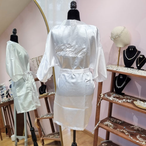 Bata Blanca Bordada Entrega Inmediata Bride Talla M
