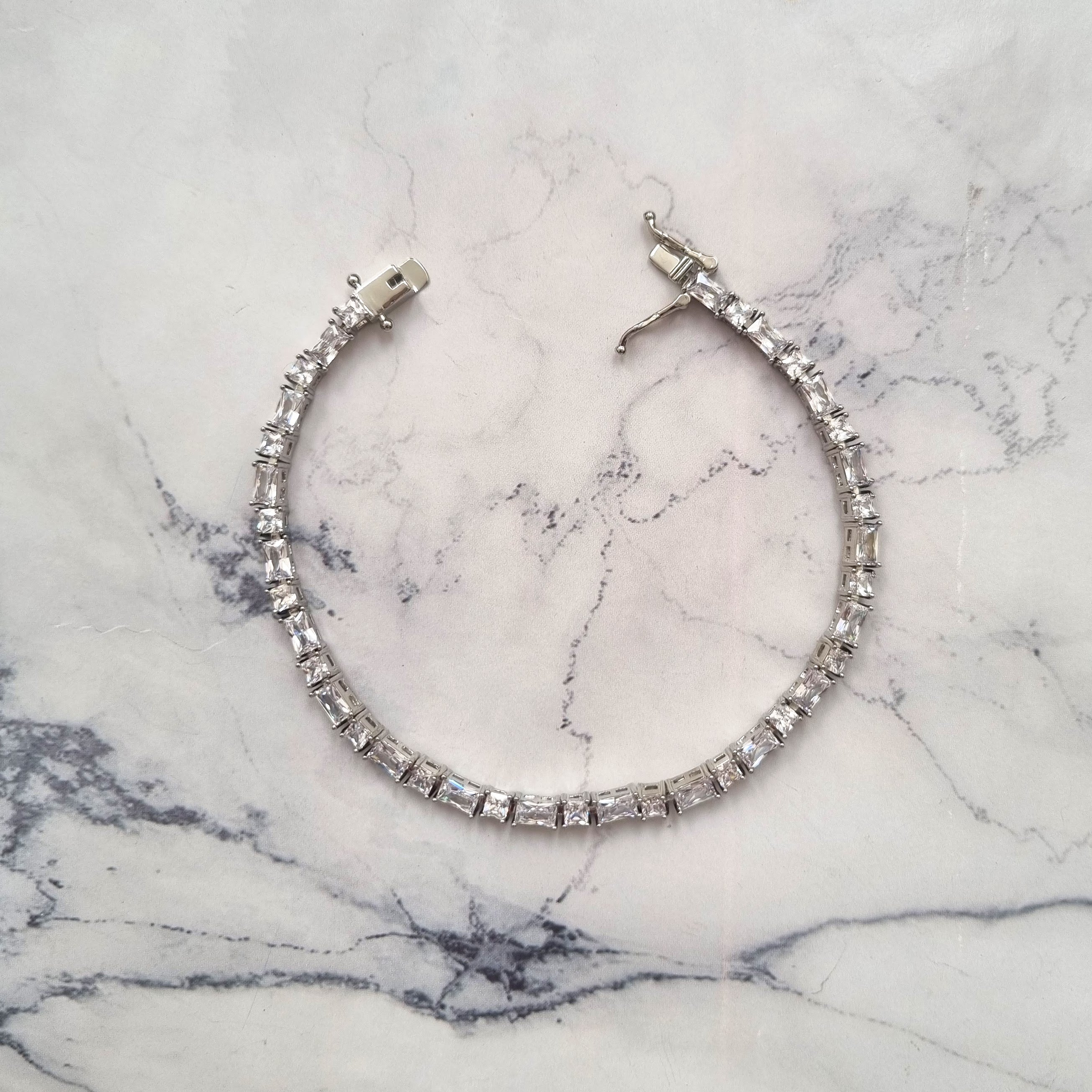 PP136 PULSERA PLATEAD BAGGUETTE CUAD